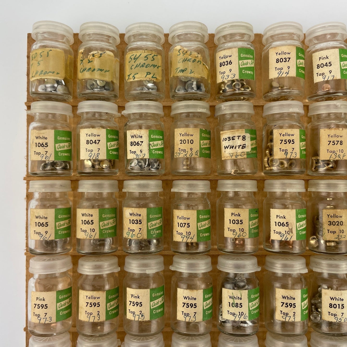 Lot 51- Wristwatch Crowns Assorted