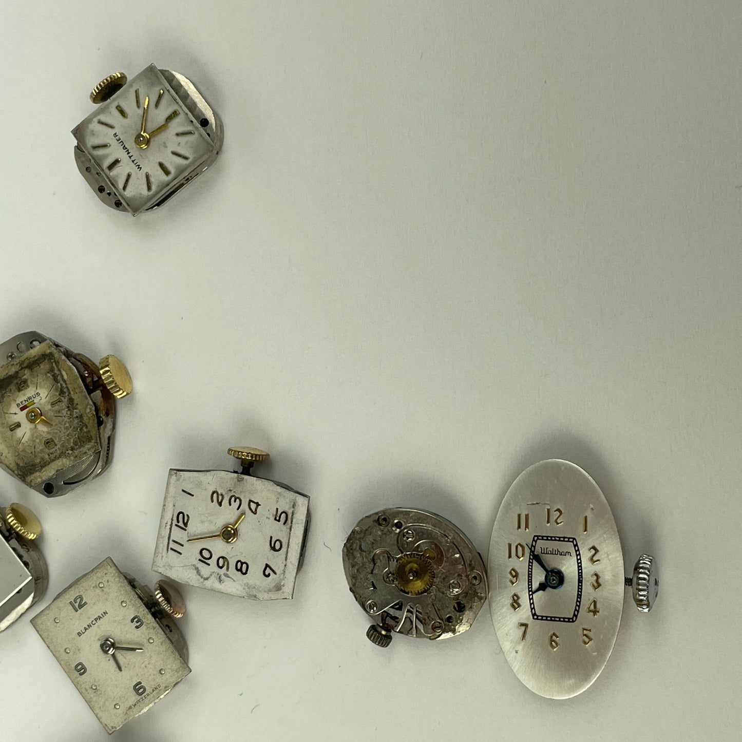 Lot 112- American & Swiss Ladies Wristwatch Movements (28)