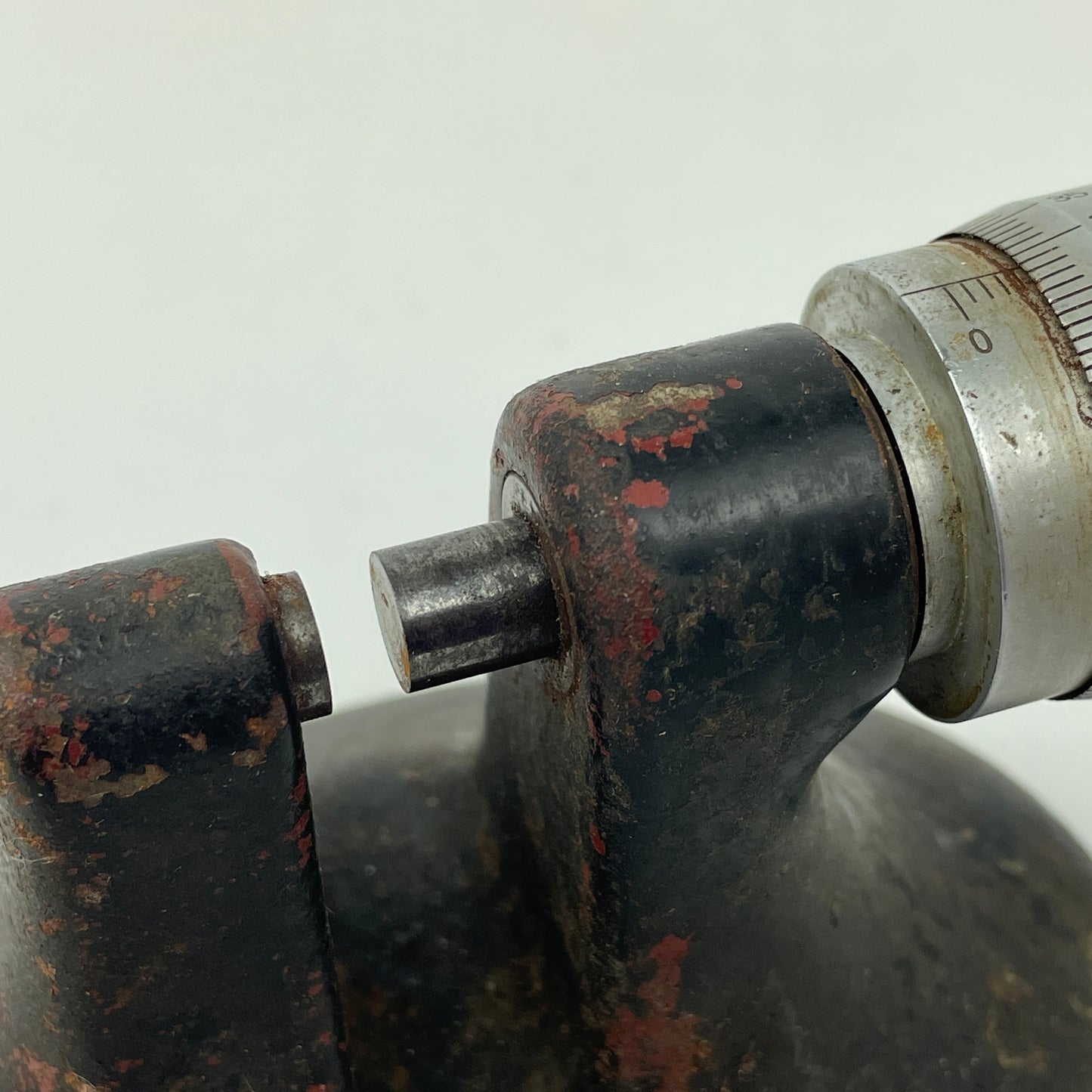Lot 63- Carl Zeiss Benchtop Micrometer