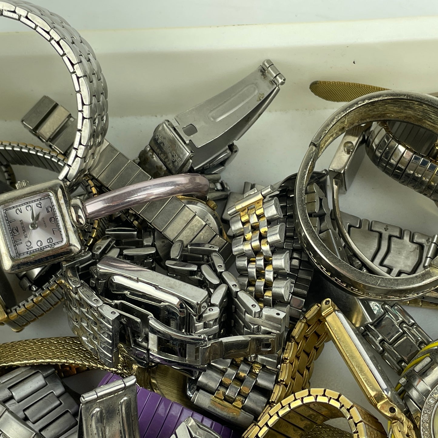 Lot 87- Large Selection of Quartz Wristwatches