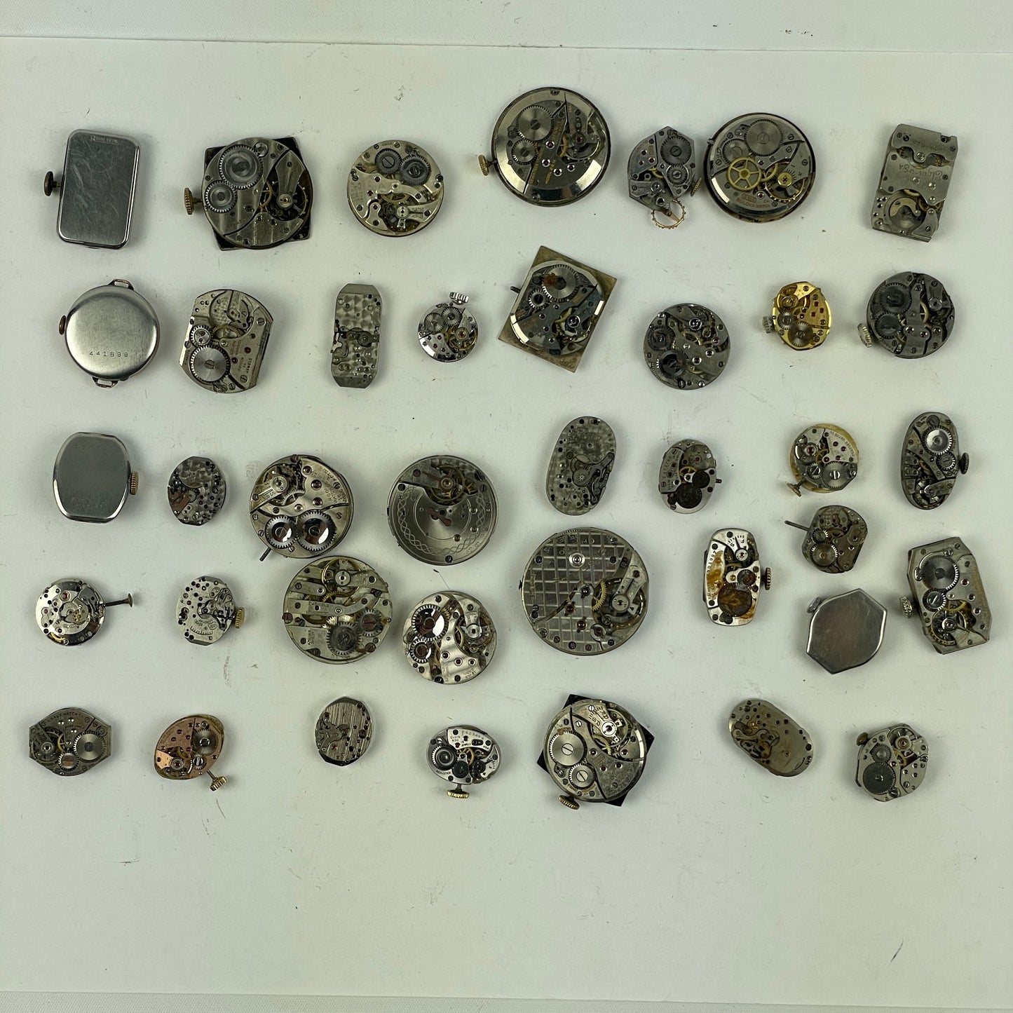 Oct Lot 18- American & Swiss Wristwatch Movement Assortment