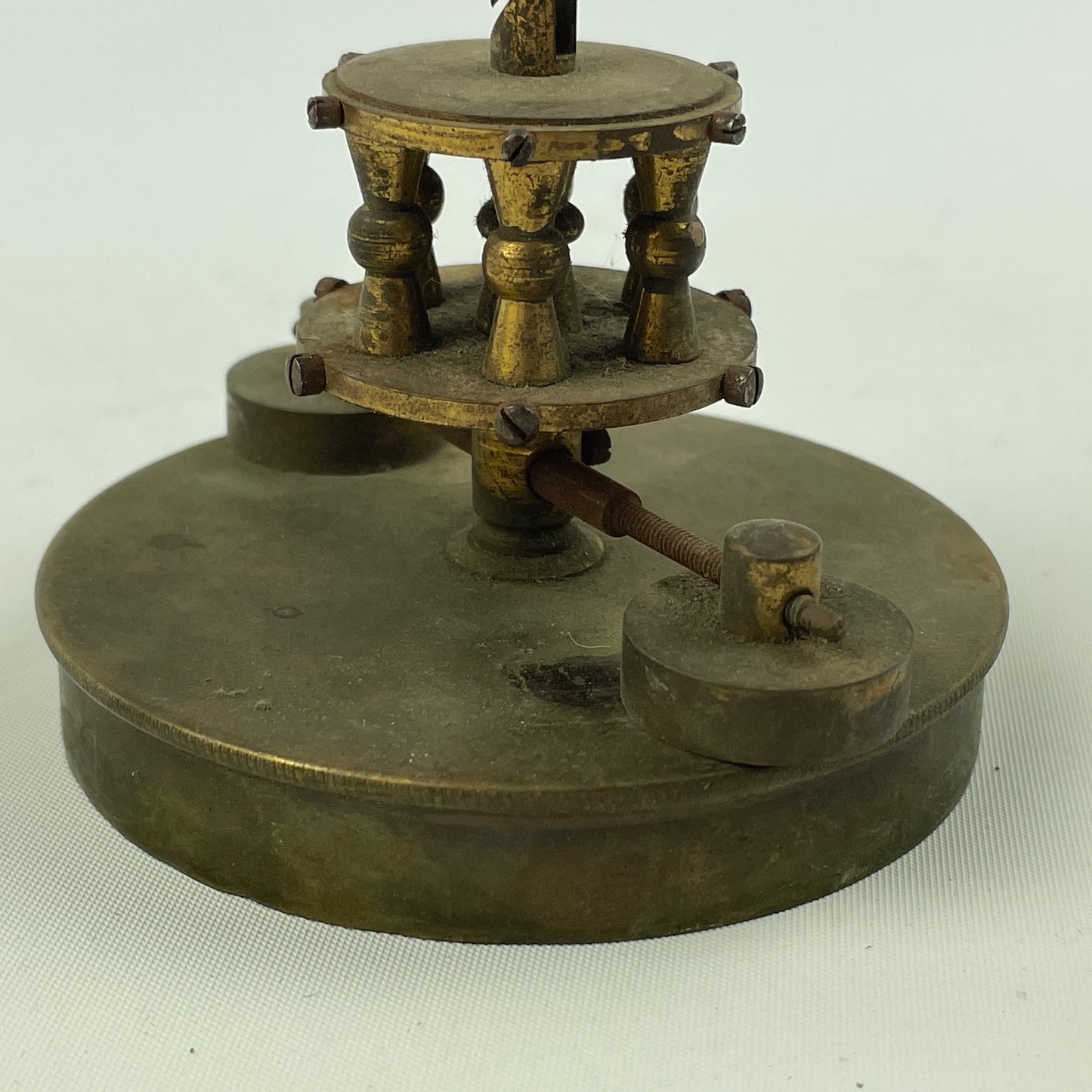 Oct Lot 2- 400-Day Disk Pendulum