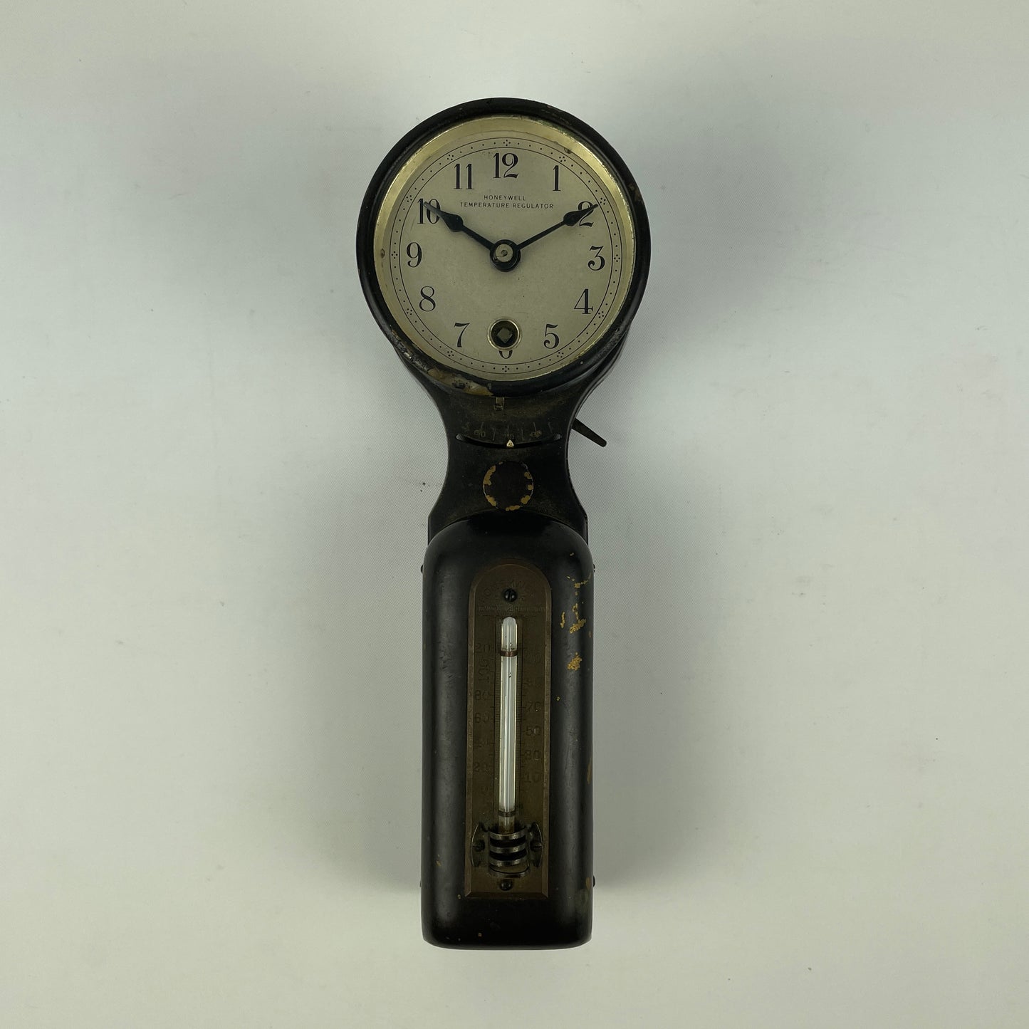 Oct Lot 12- Honeywell Temperature Regulator