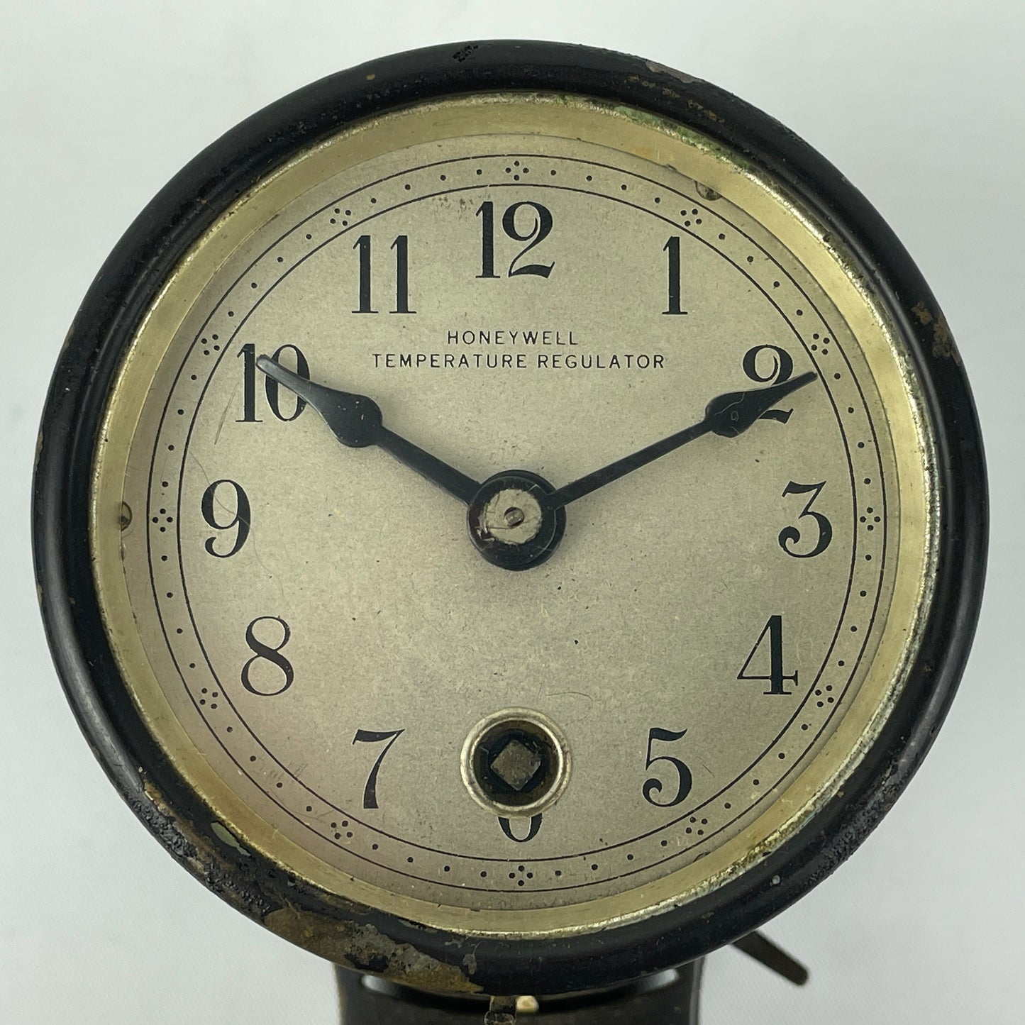 Oct Lot 12- Honeywell Temperature Regulator
