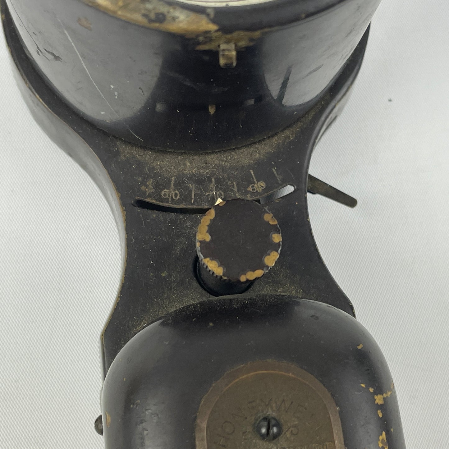 Oct Lot 12- Honeywell Temperature Regulator