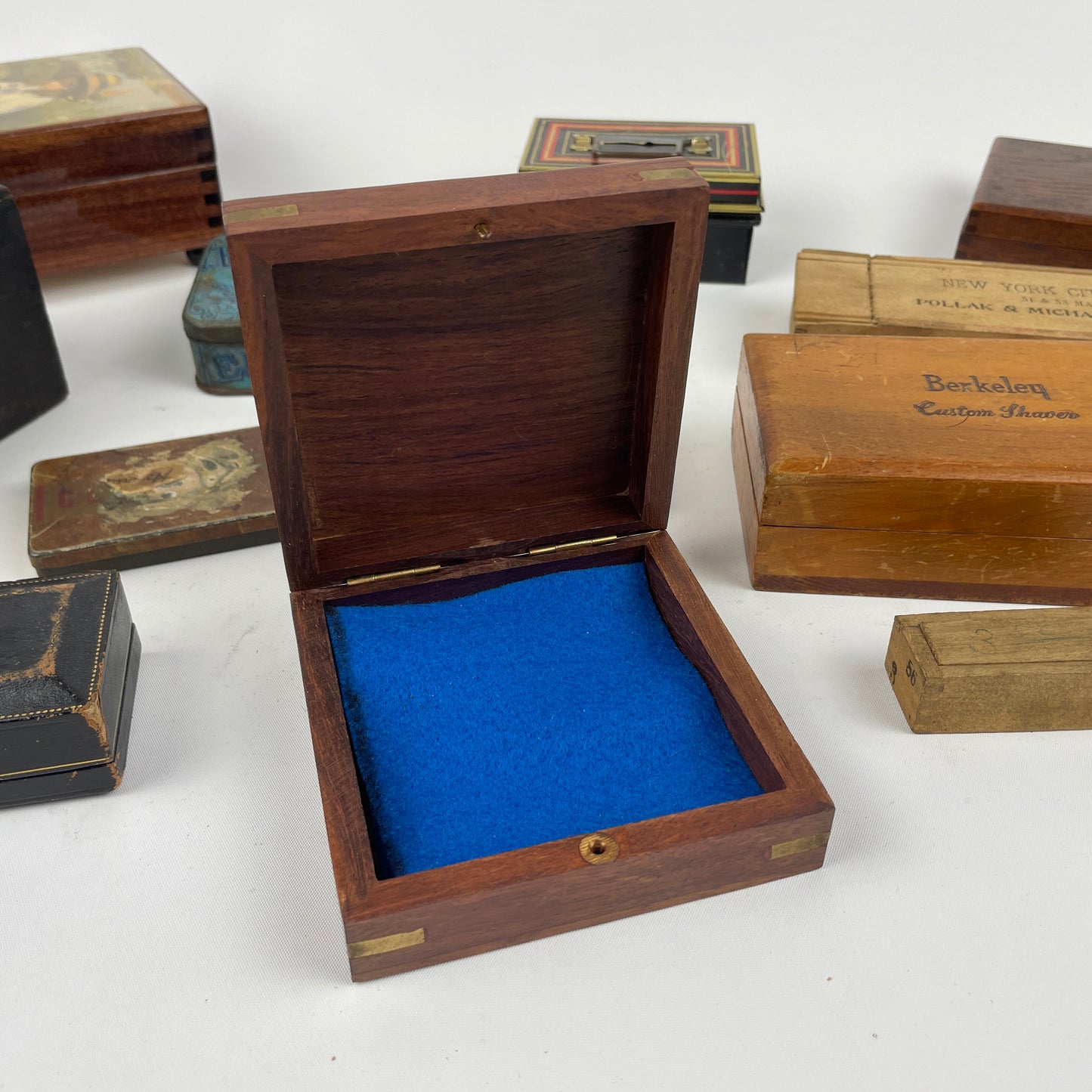 Oct Lot 43- Vintage Tin & Wood Containers