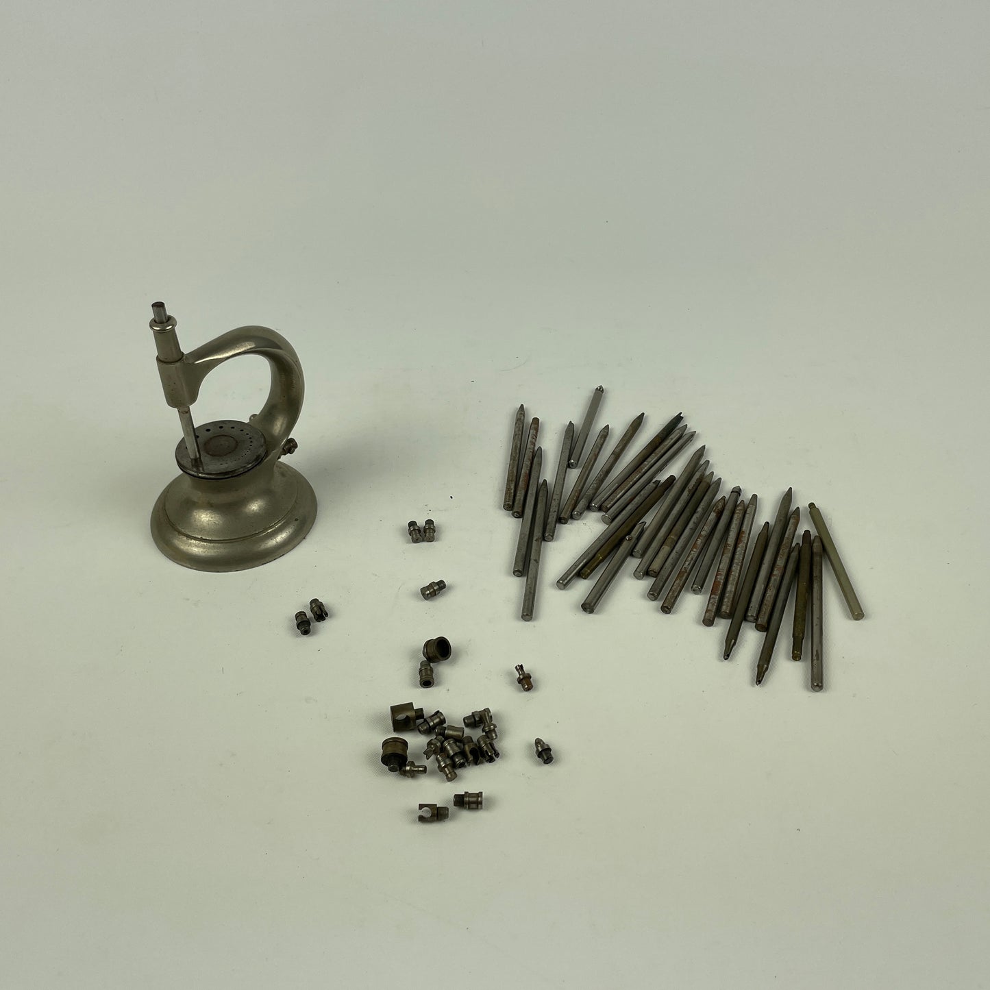 Oct Lot 63- K & D Staking Set Assortment