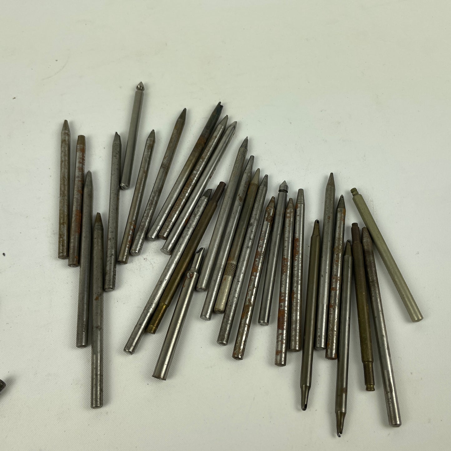 Oct Lot 63- K & D Staking Set Assortment
