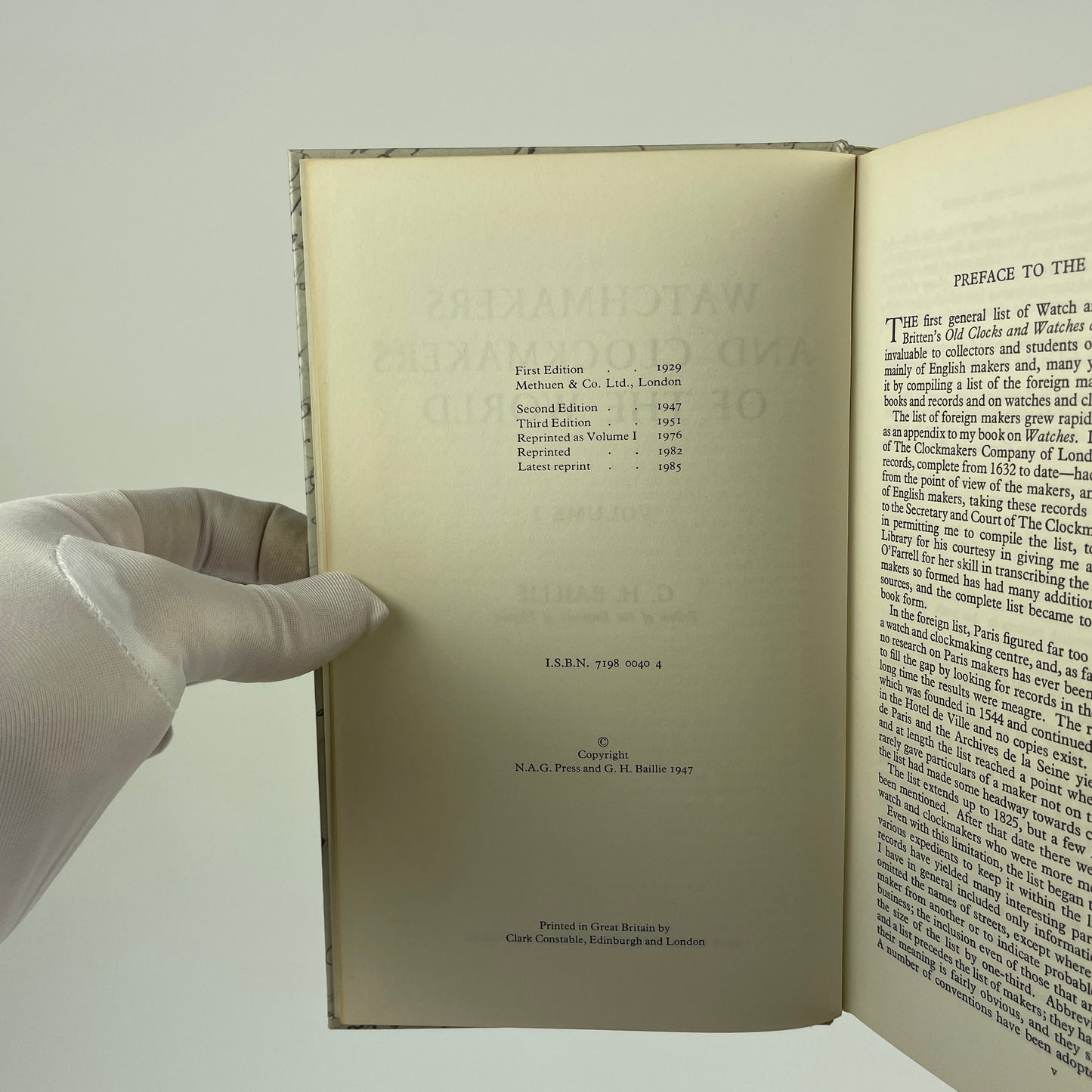 Nov Lot 22- Watchmakers & Clockmakers of the World Vol. 1