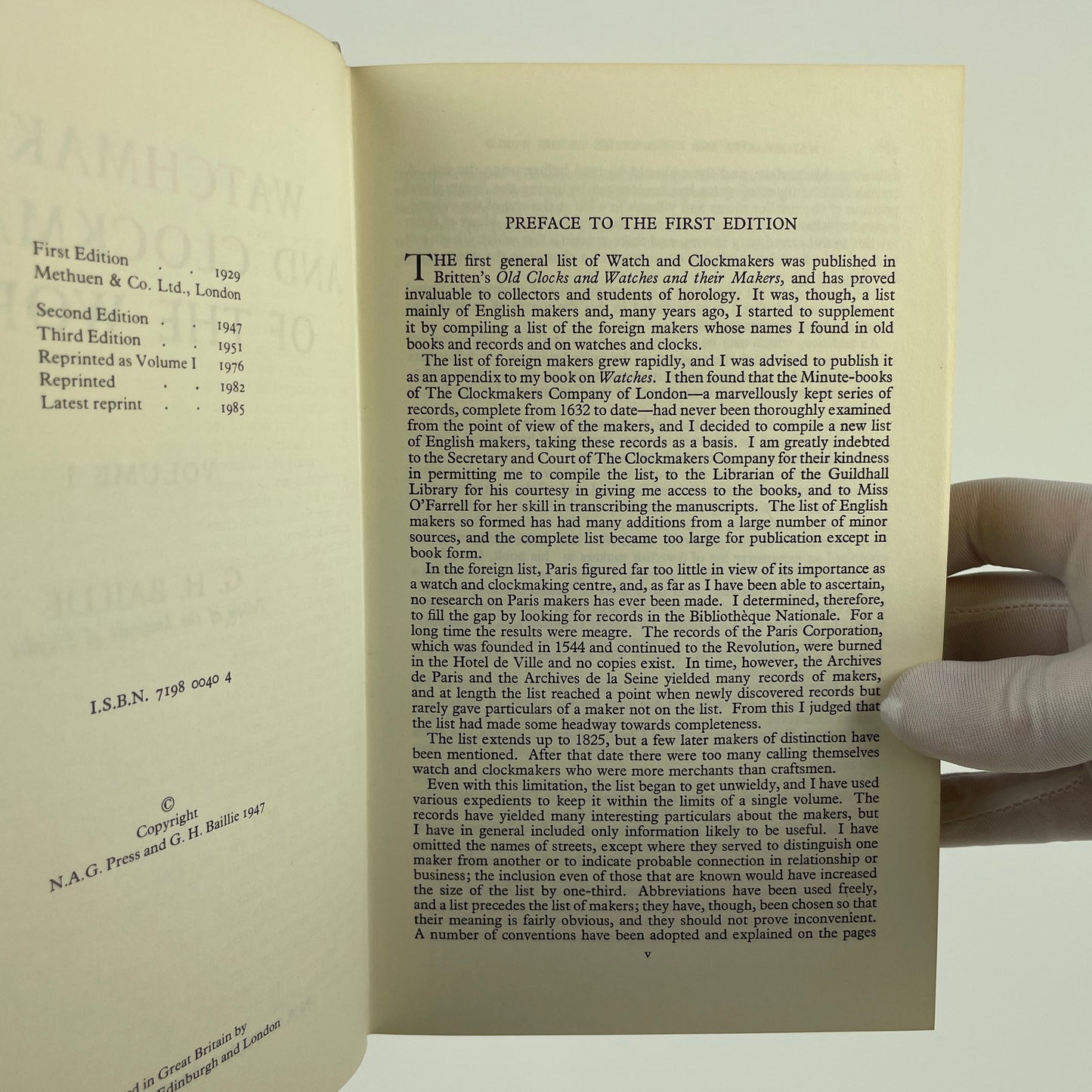 Nov Lot 22- Watchmakers & Clockmakers of the World Vol. 1