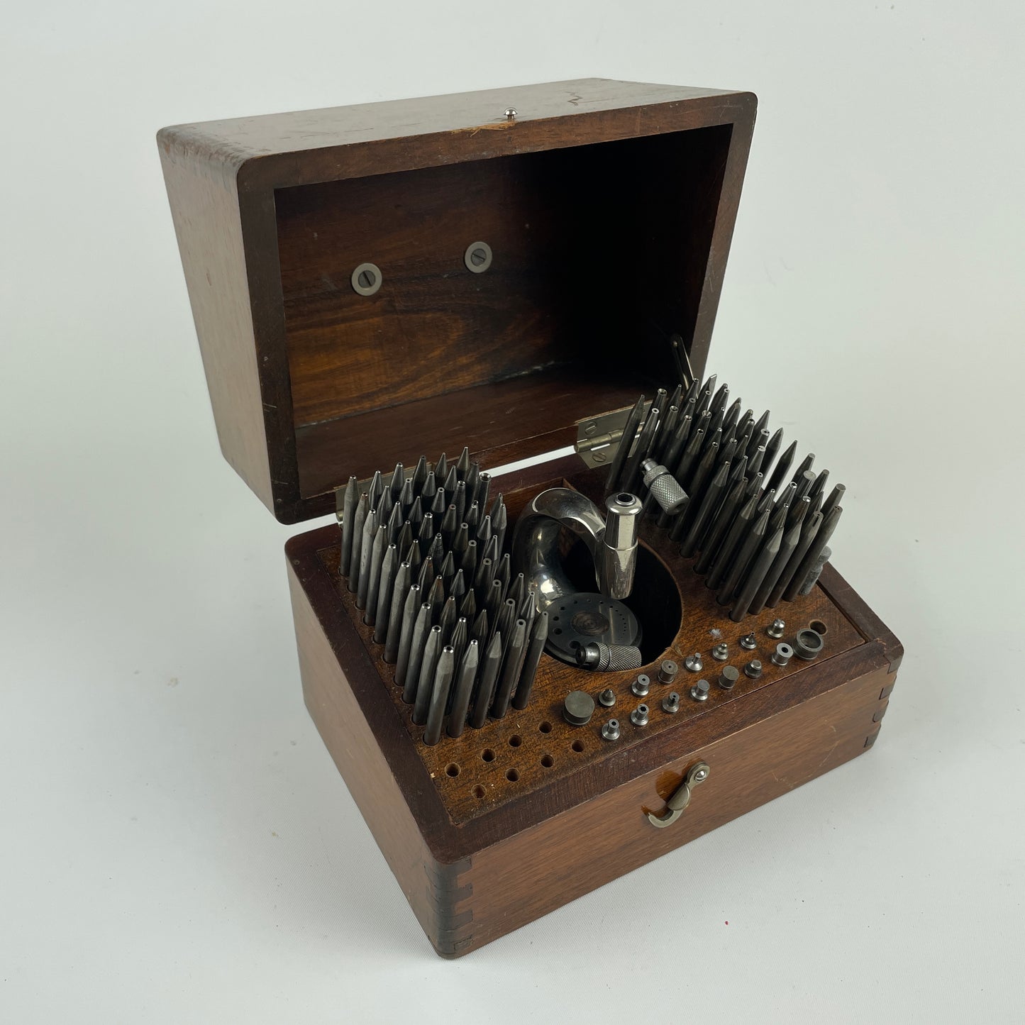 Nov Lot 10- K&D “Special” Boxed Staking Set