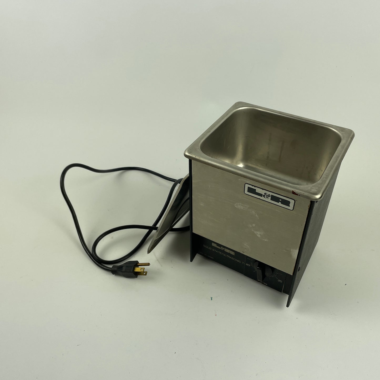 Nov Lot 3- L & R Ultrasonic Cleaner