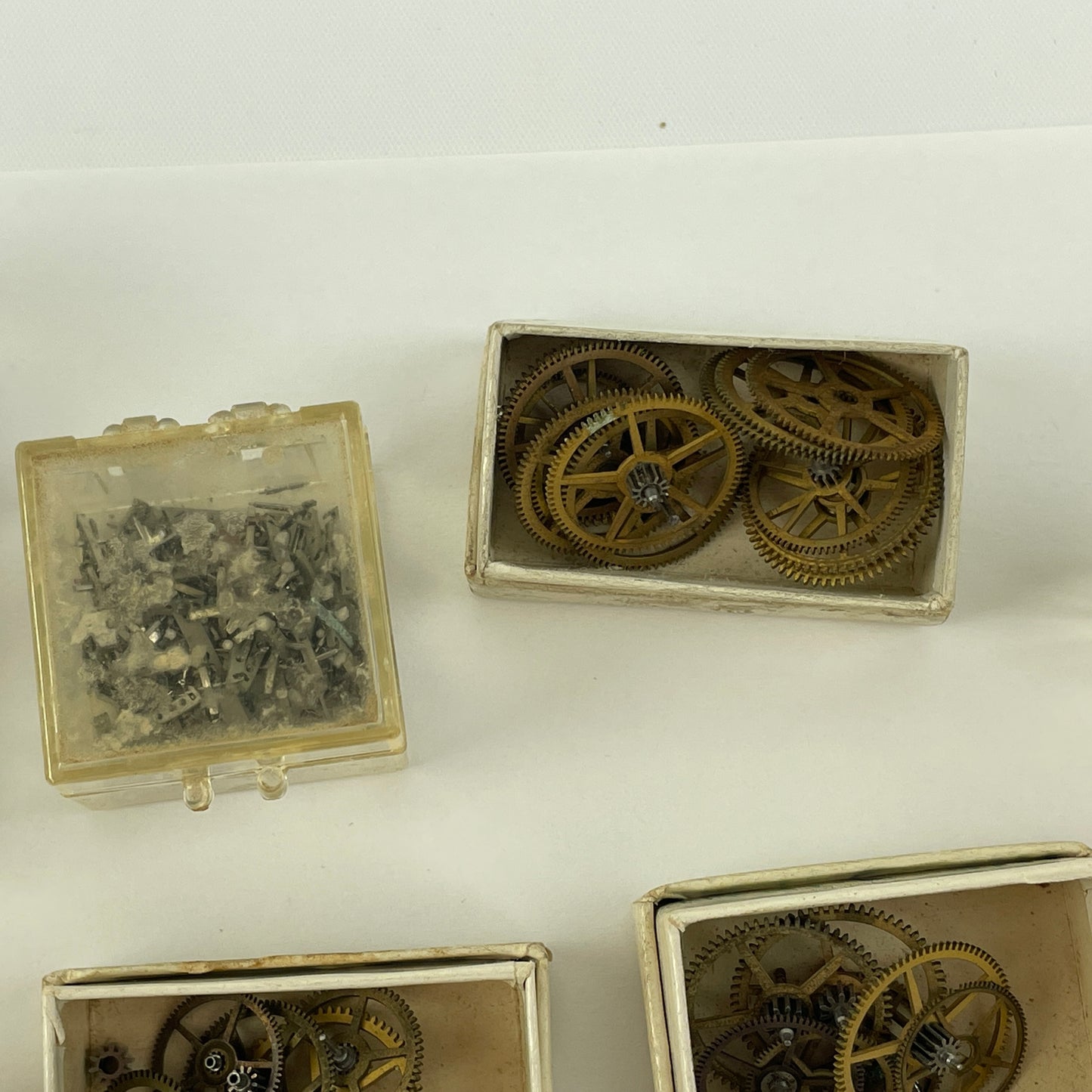 Jan Lot 27- Watchmaker’s Selection of American Pocket Watch Parts