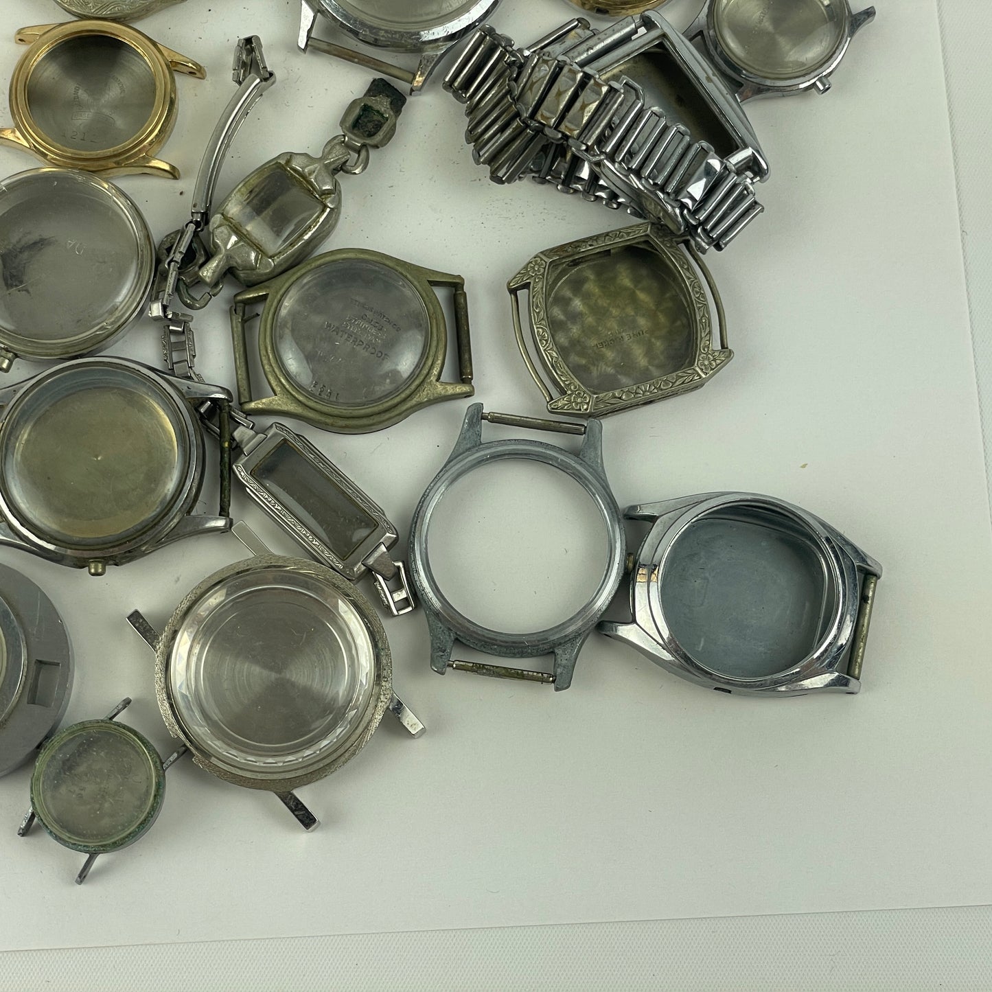 Jan Lot 76- Watchmaker’s Vintage Round & Fancy Wristwatch Cases