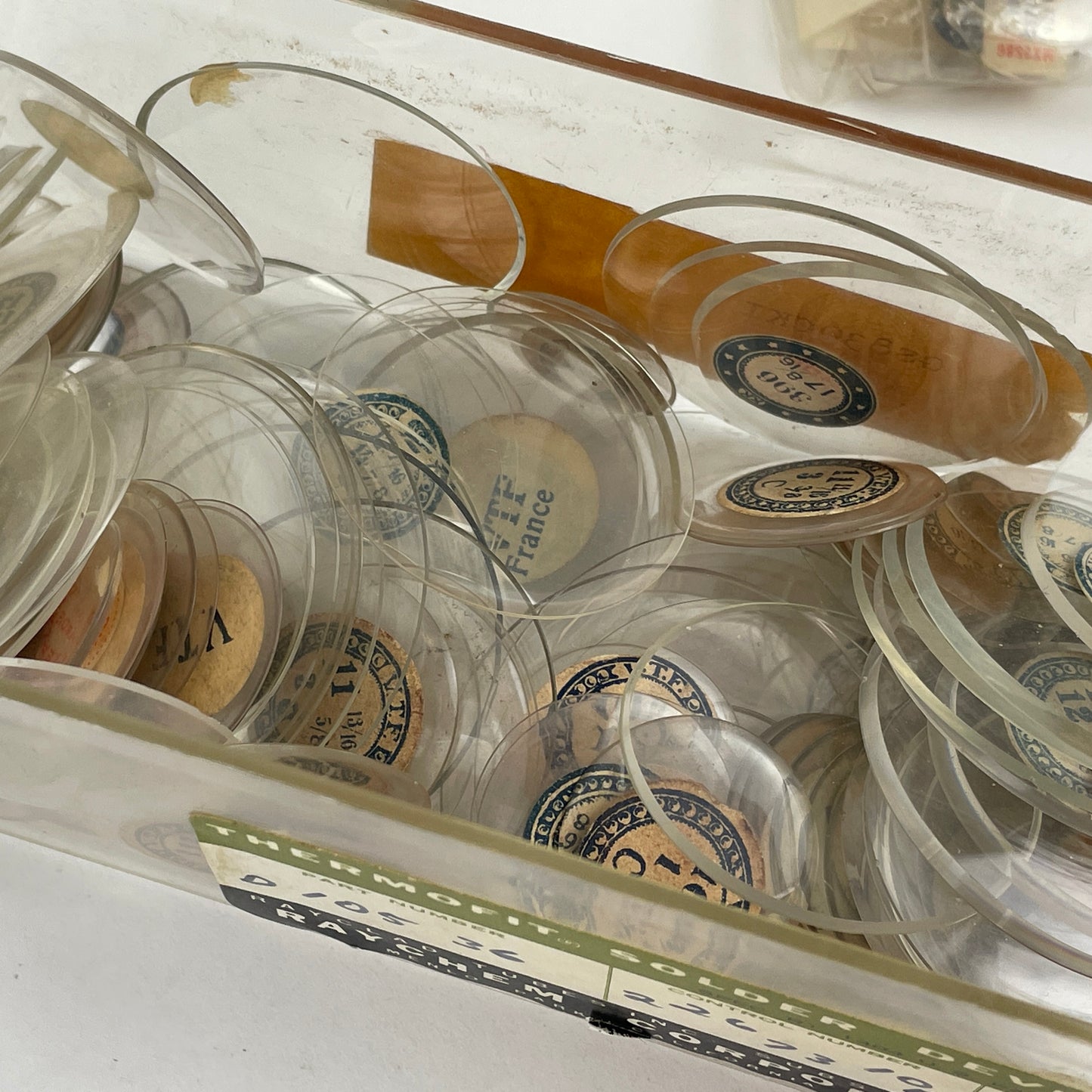 Jan Lot 97- Glass Crystal Assortment for 12 to 18 Size Pocket Watch Cases