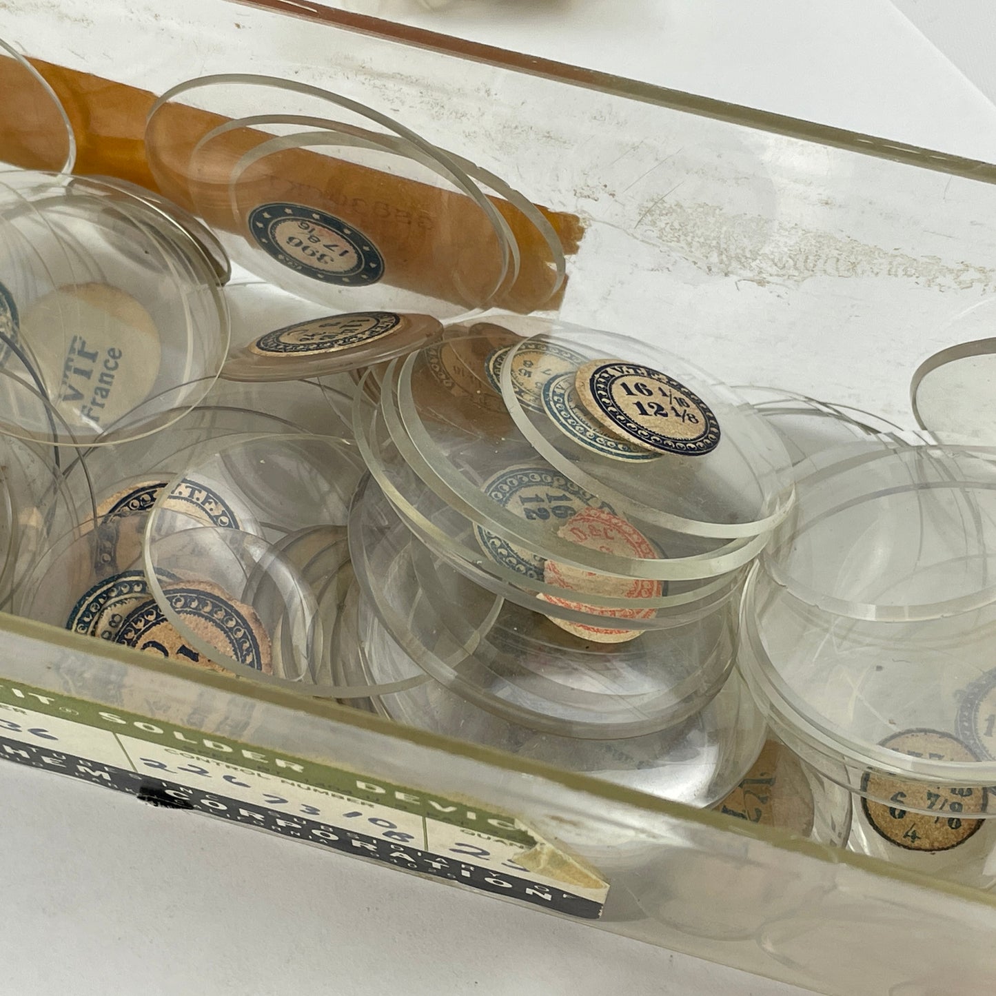 Jan Lot 97- Glass Crystal Assortment for 12 to 18 Size Pocket Watch Cases