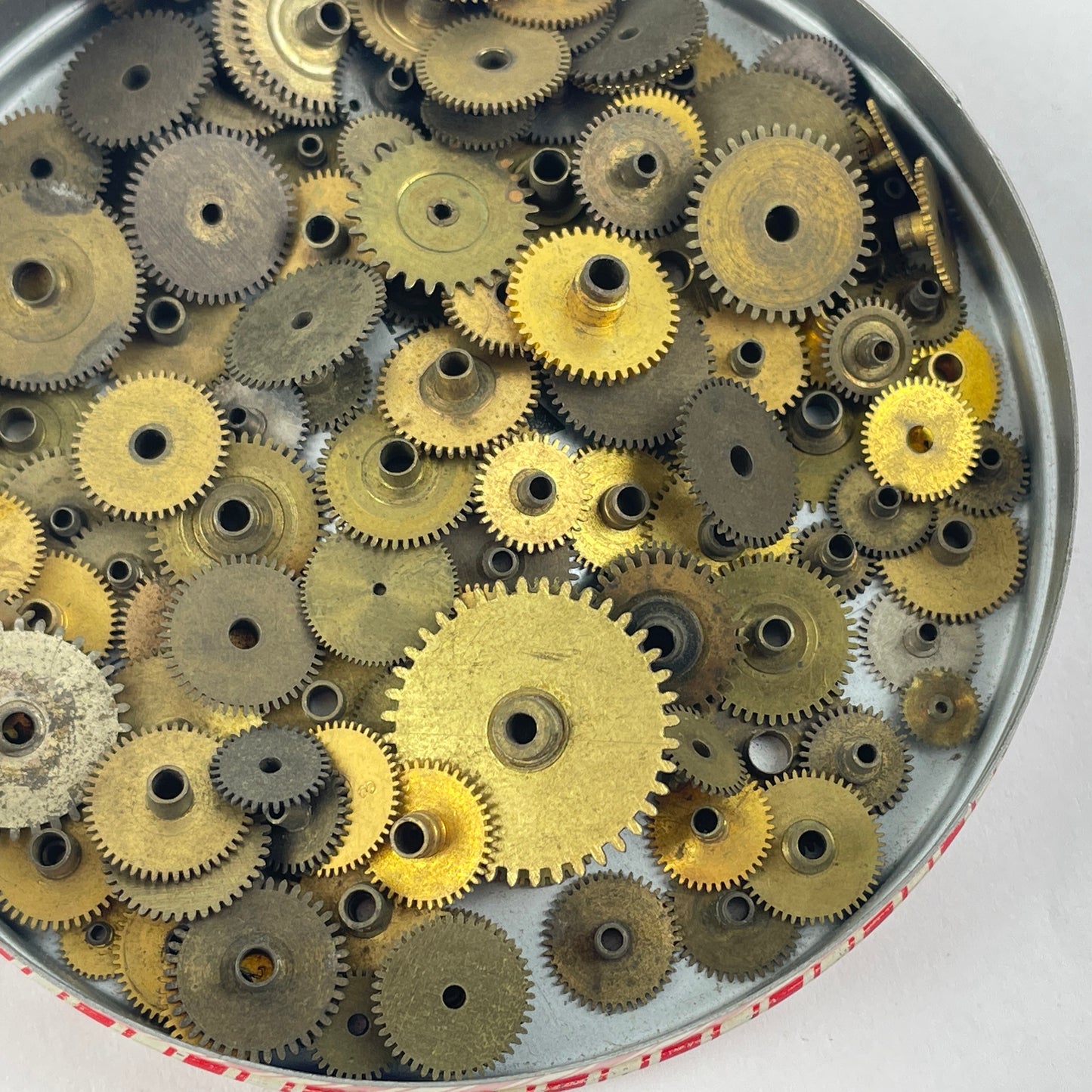 Jan Lot 107- American Huge Assortment of 100 Pocket Watch Hour Wheels