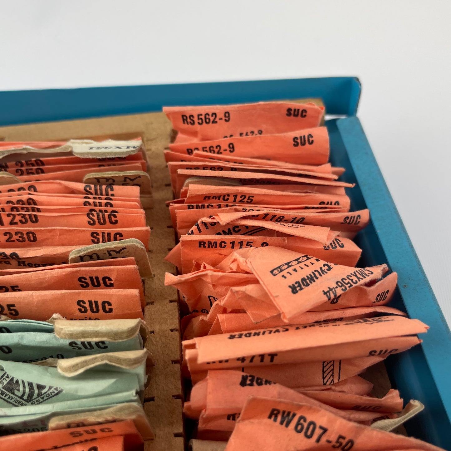 Lot 9- Standard Unbreakable Crystal Tray Fancy Crystals