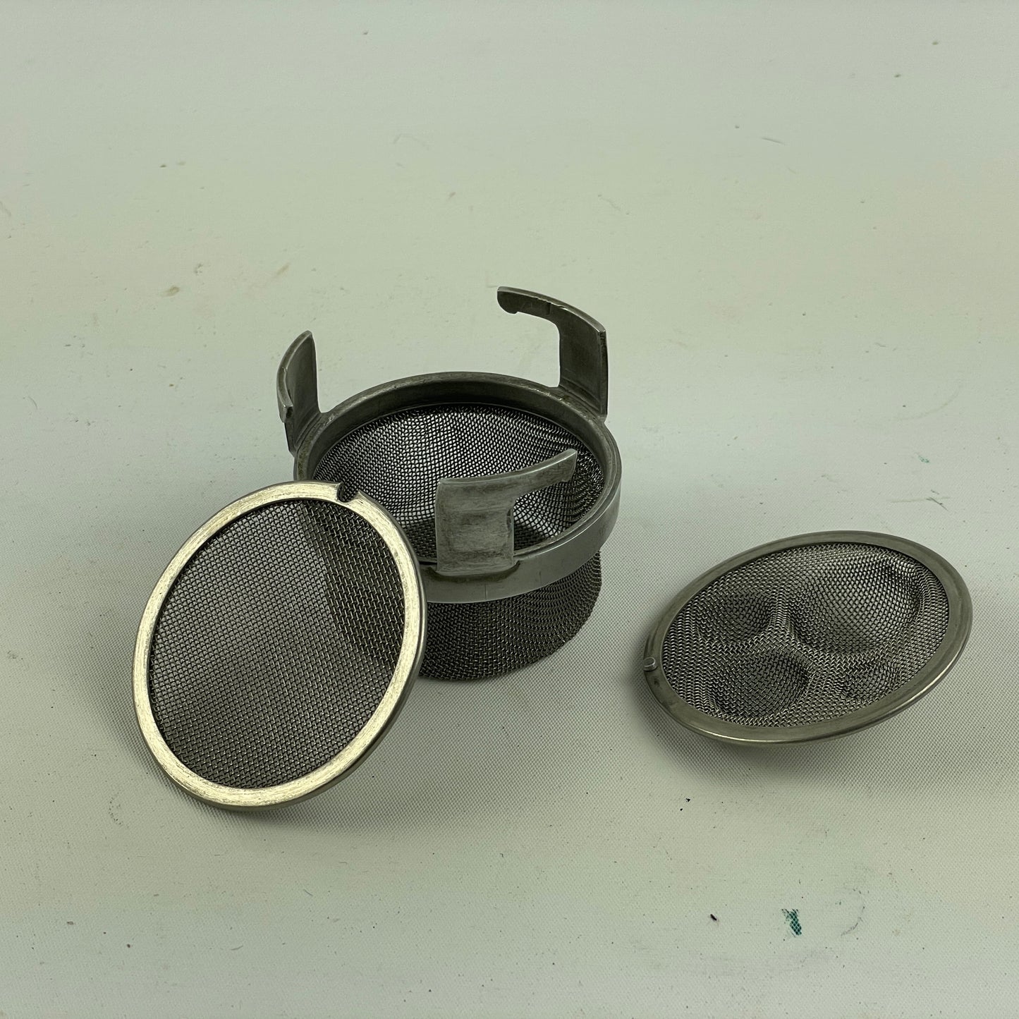 Lot 50- L&R Junior Ultrasonic Basket with Both Covers