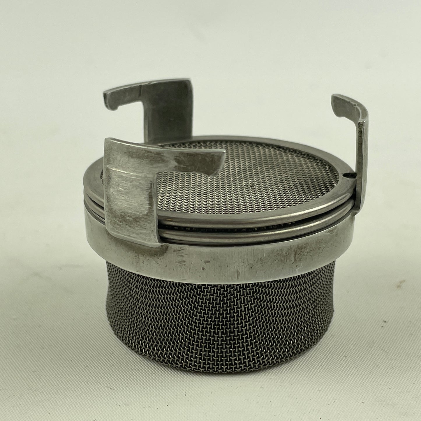 Lot 50- L&R Junior Ultrasonic Basket with Both Covers