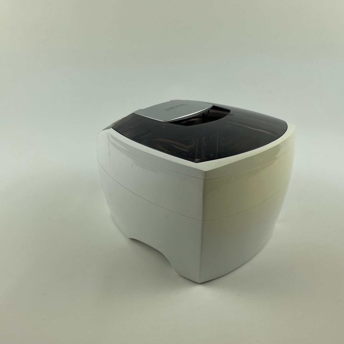 Lot 31- Isonic Ultrasonic Cleaner Model: P4810