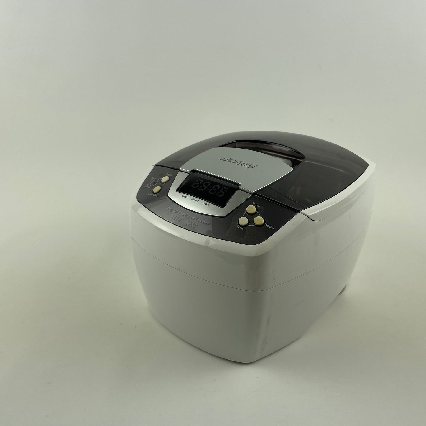 Lot 31- Isonic Ultrasonic Cleaner Model: P4810