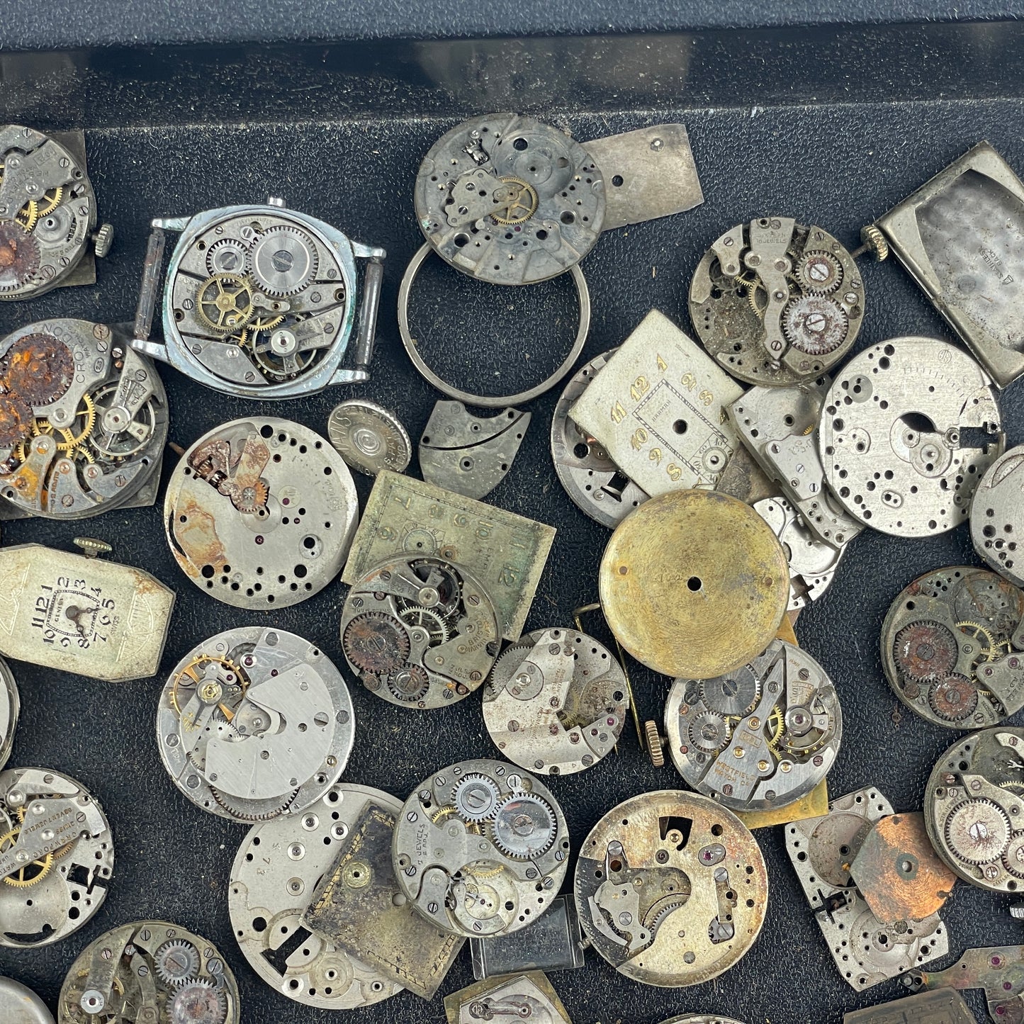 Lot 113- Vintage Movement Tray Lot