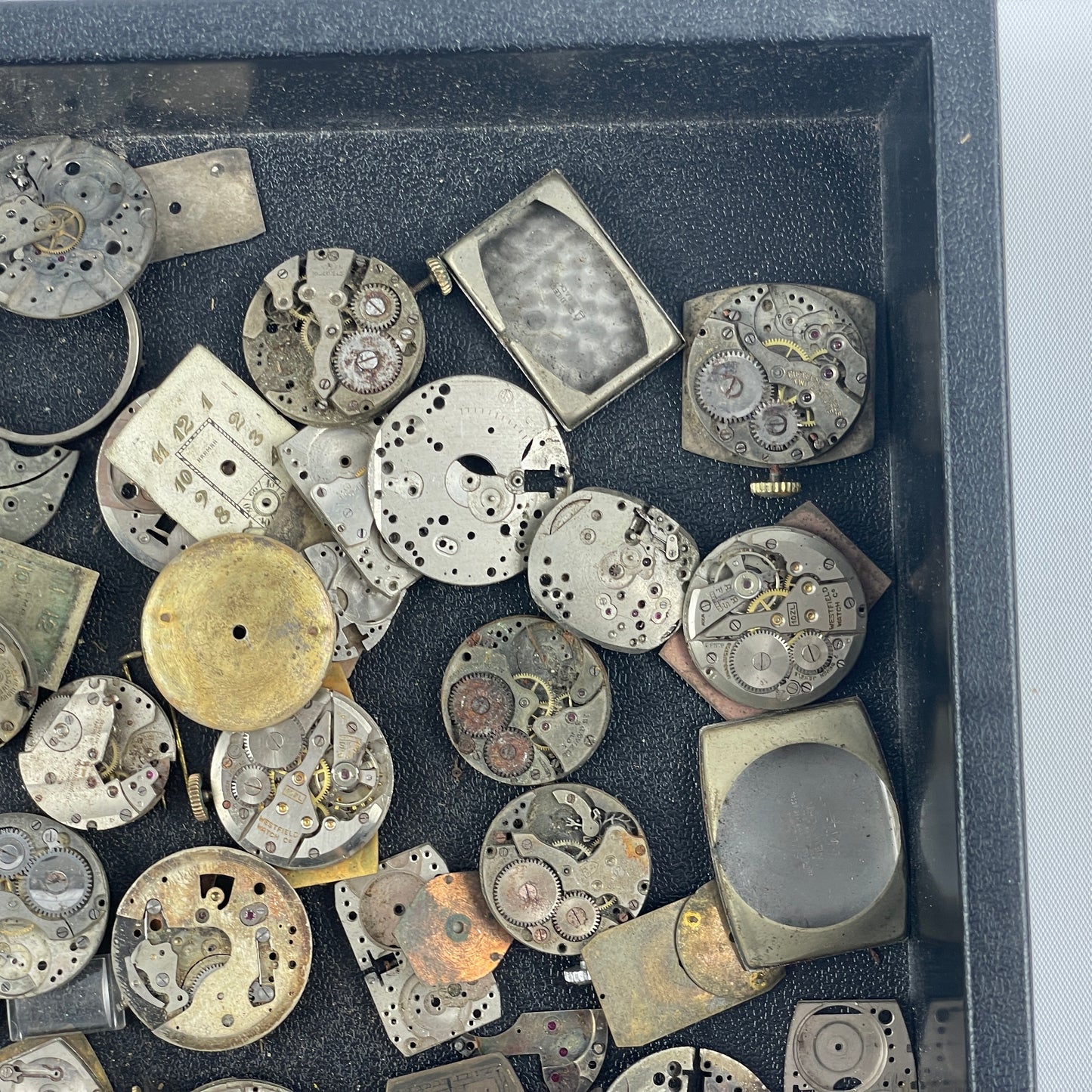 Lot 113- Vintage Movement Tray Lot