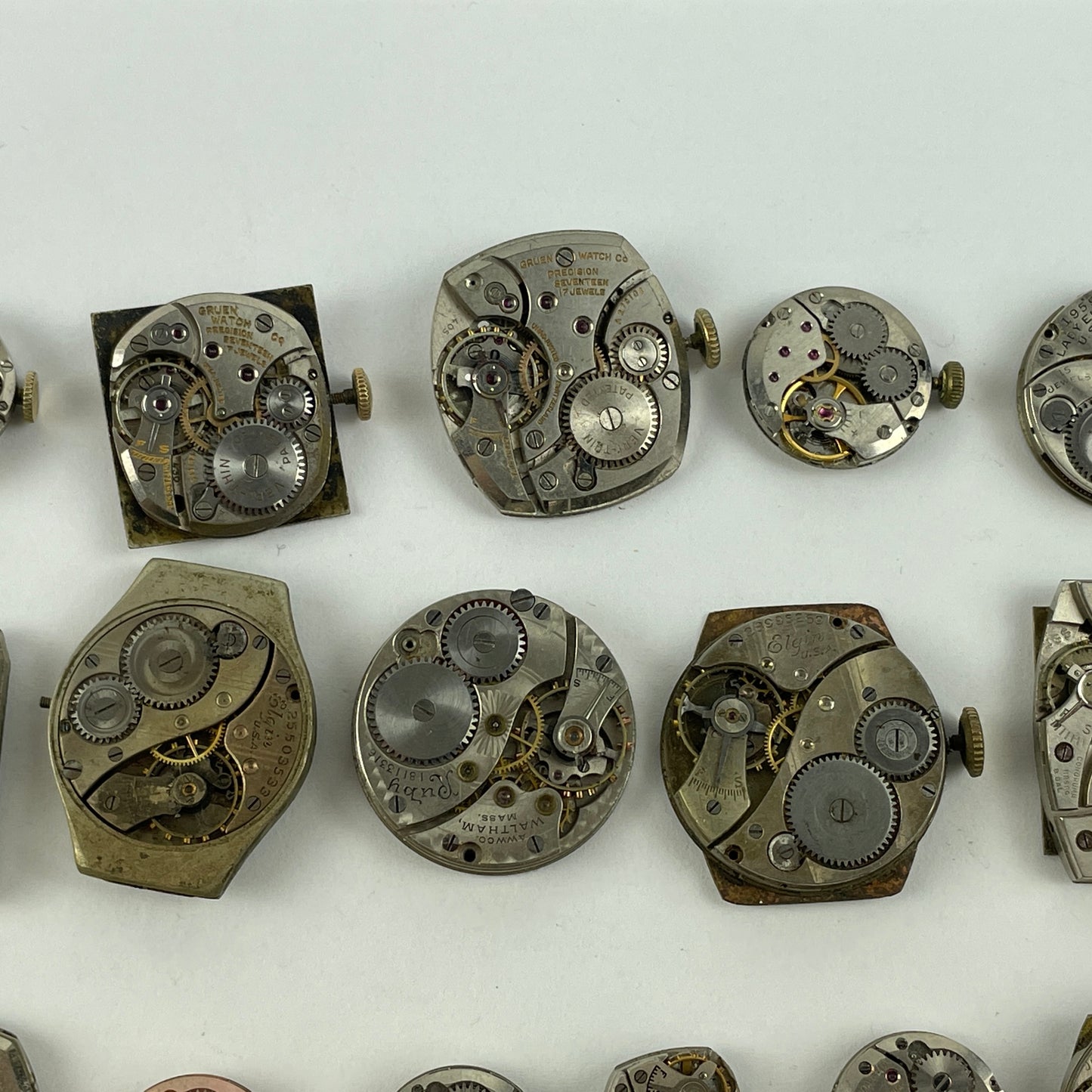 Feb Lot 35- American & Swiss Vintage Mechanical Wristwatch Movements