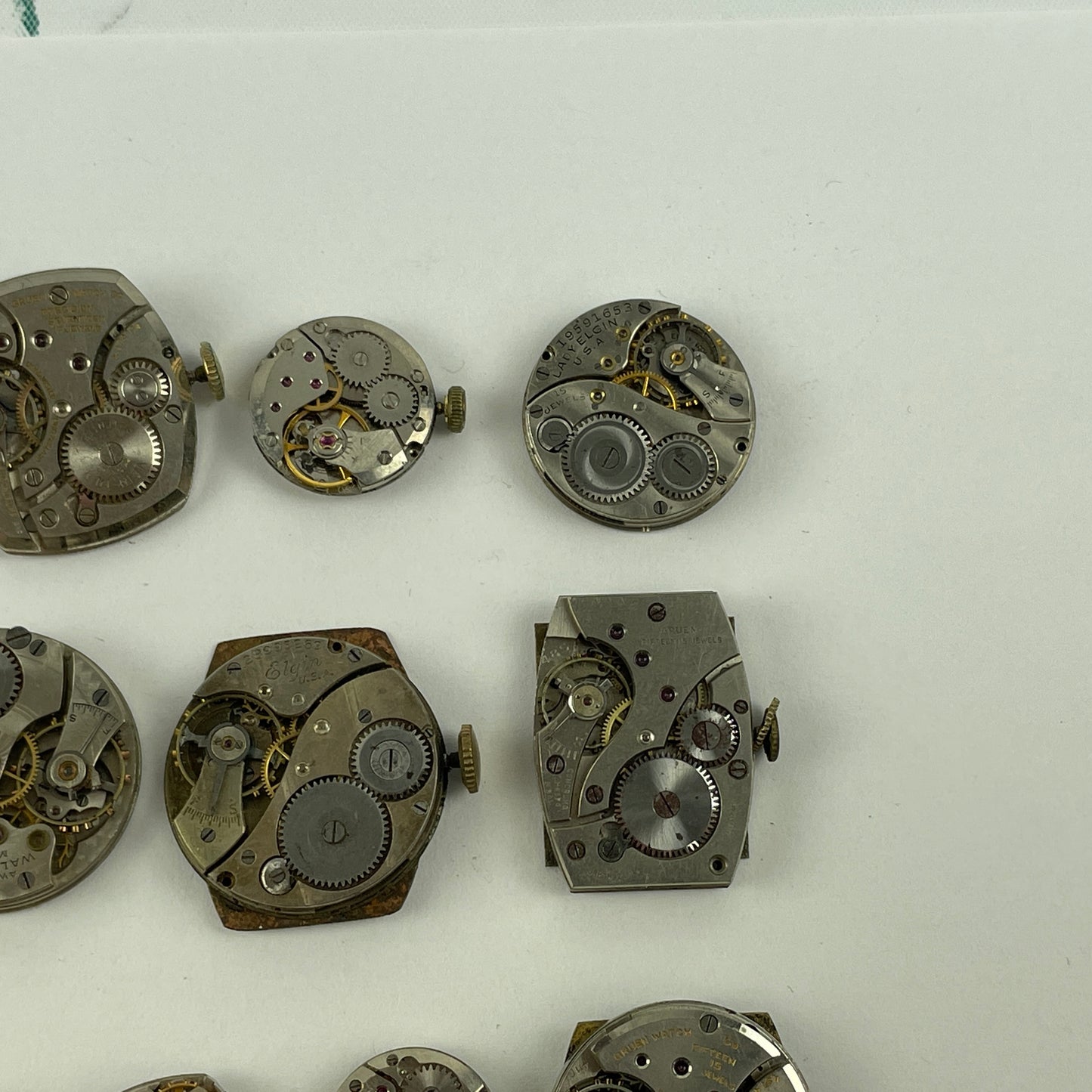 Feb Lot 35- American & Swiss Vintage Mechanical Wristwatch Movements