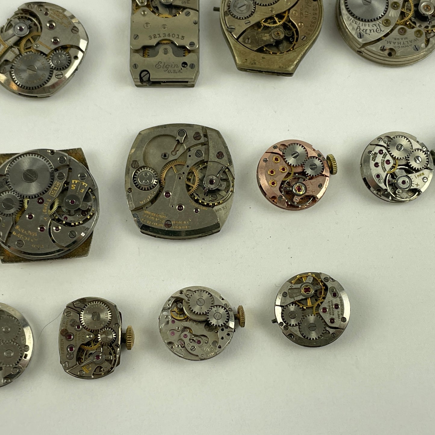 Feb Lot 35- American & Swiss Vintage Mechanical Wristwatch Movements