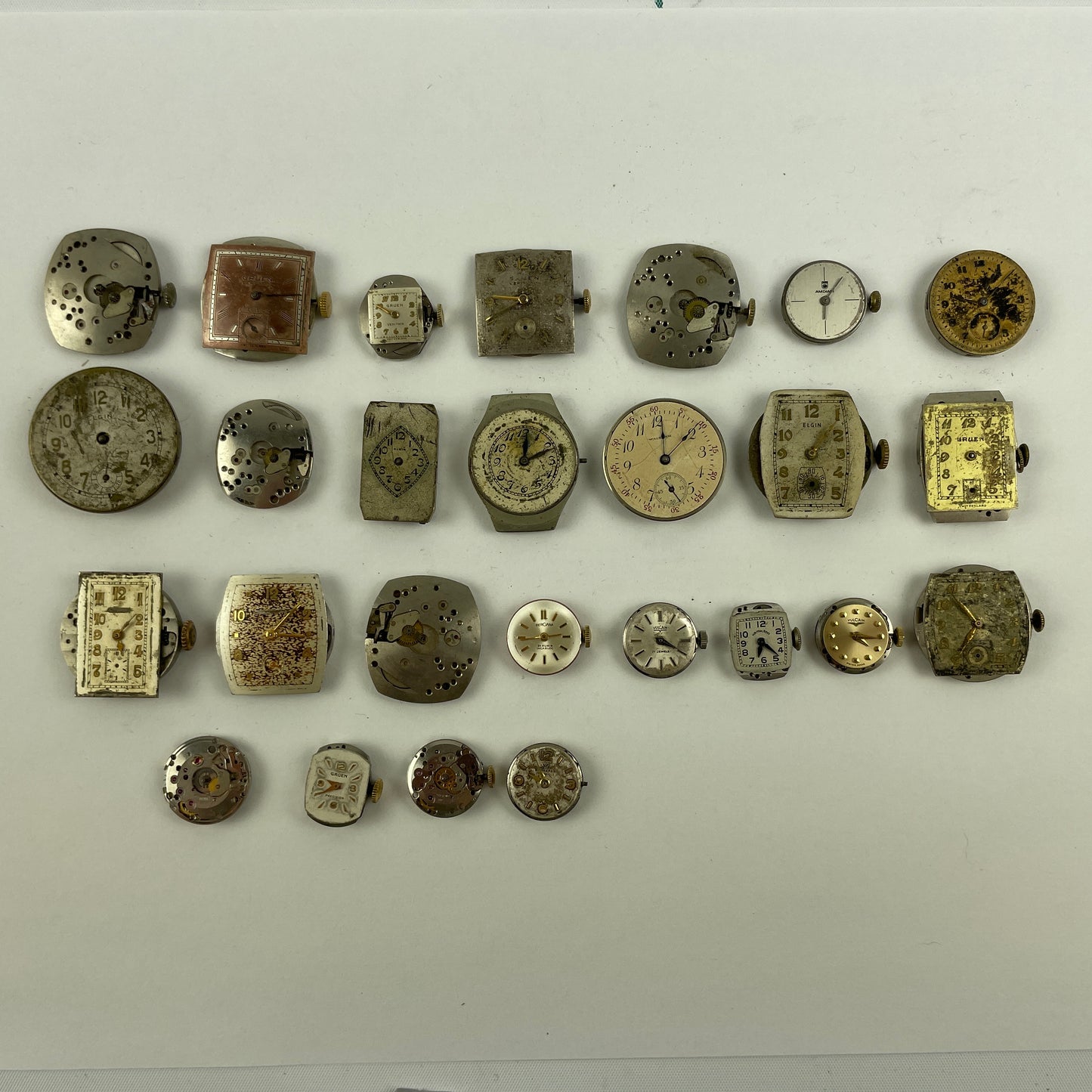 Feb Lot 35- American & Swiss Vintage Mechanical Wristwatch Movements