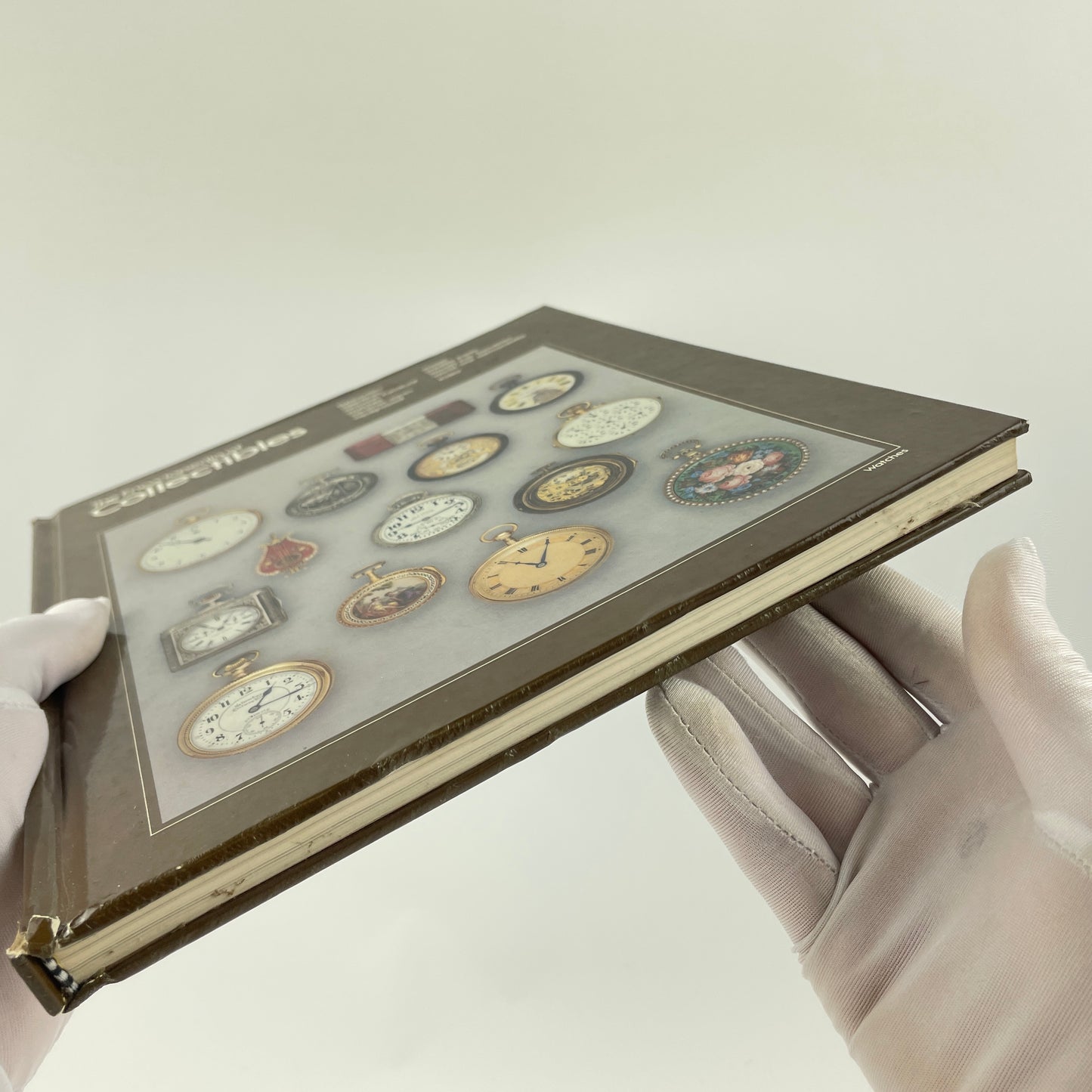 Feb Lot 137- The Encyclopedia of Collectibles