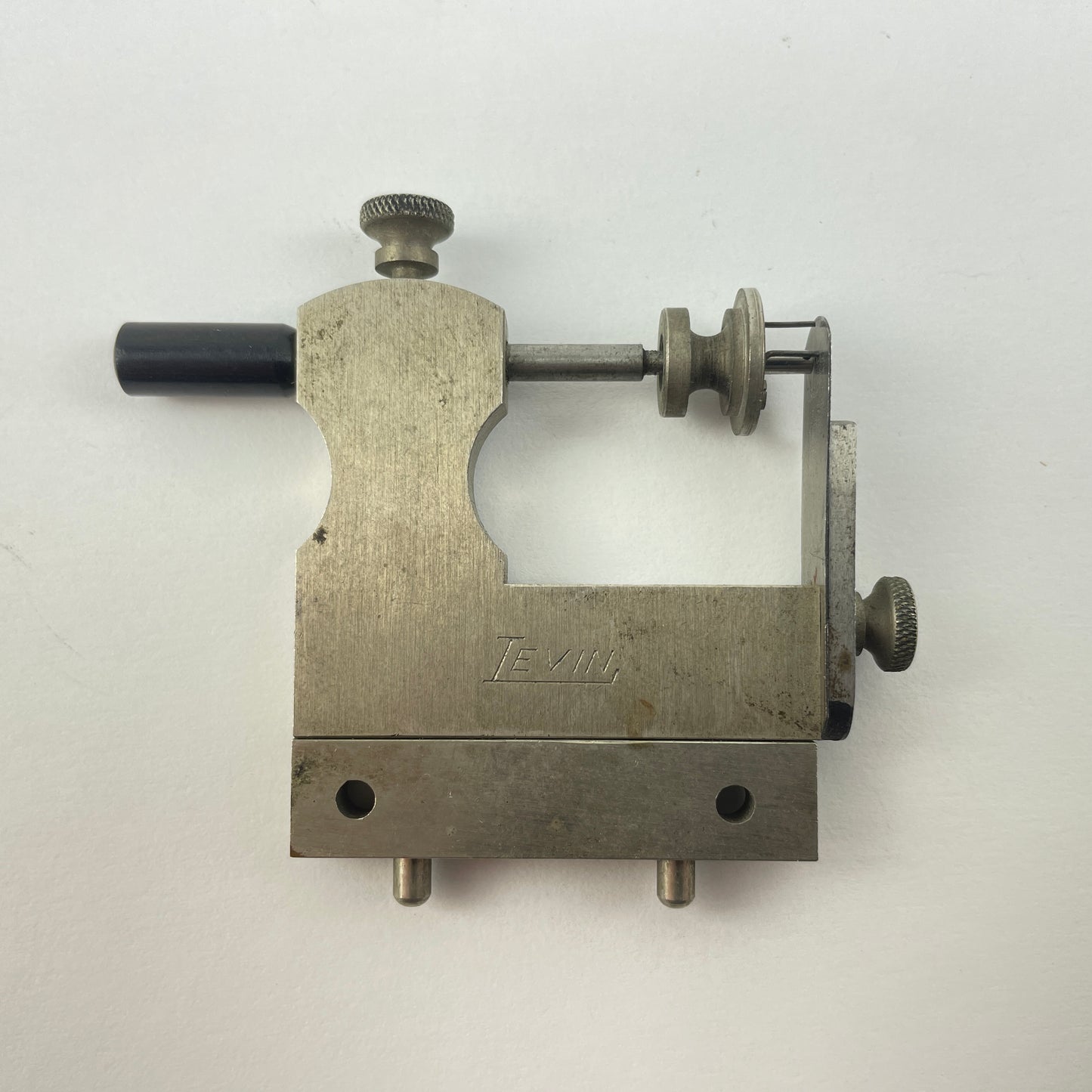 Lot 10- Levin Pivot Polisher