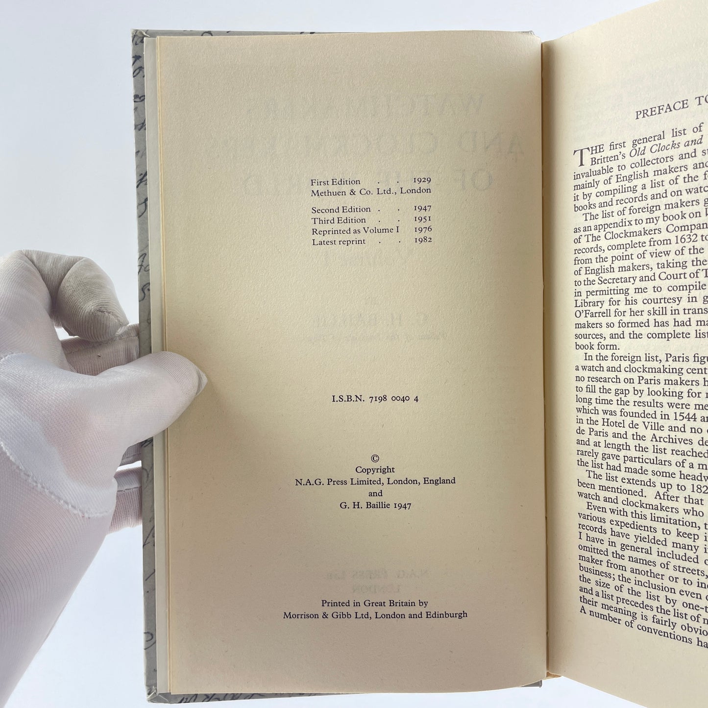 Lot 119- Watchmakers and Clockmakers of the World, Volume 1