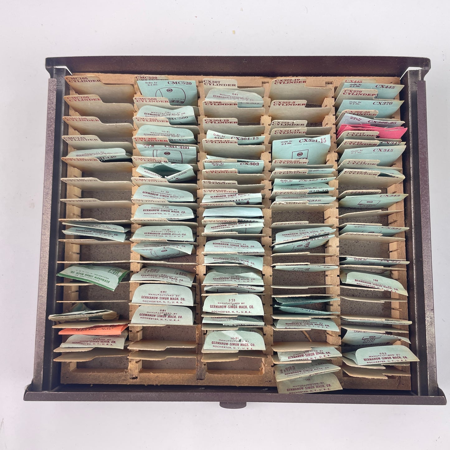 Lot 122- CMS, CMC, CMH, CMQ, CX Crystal Tray