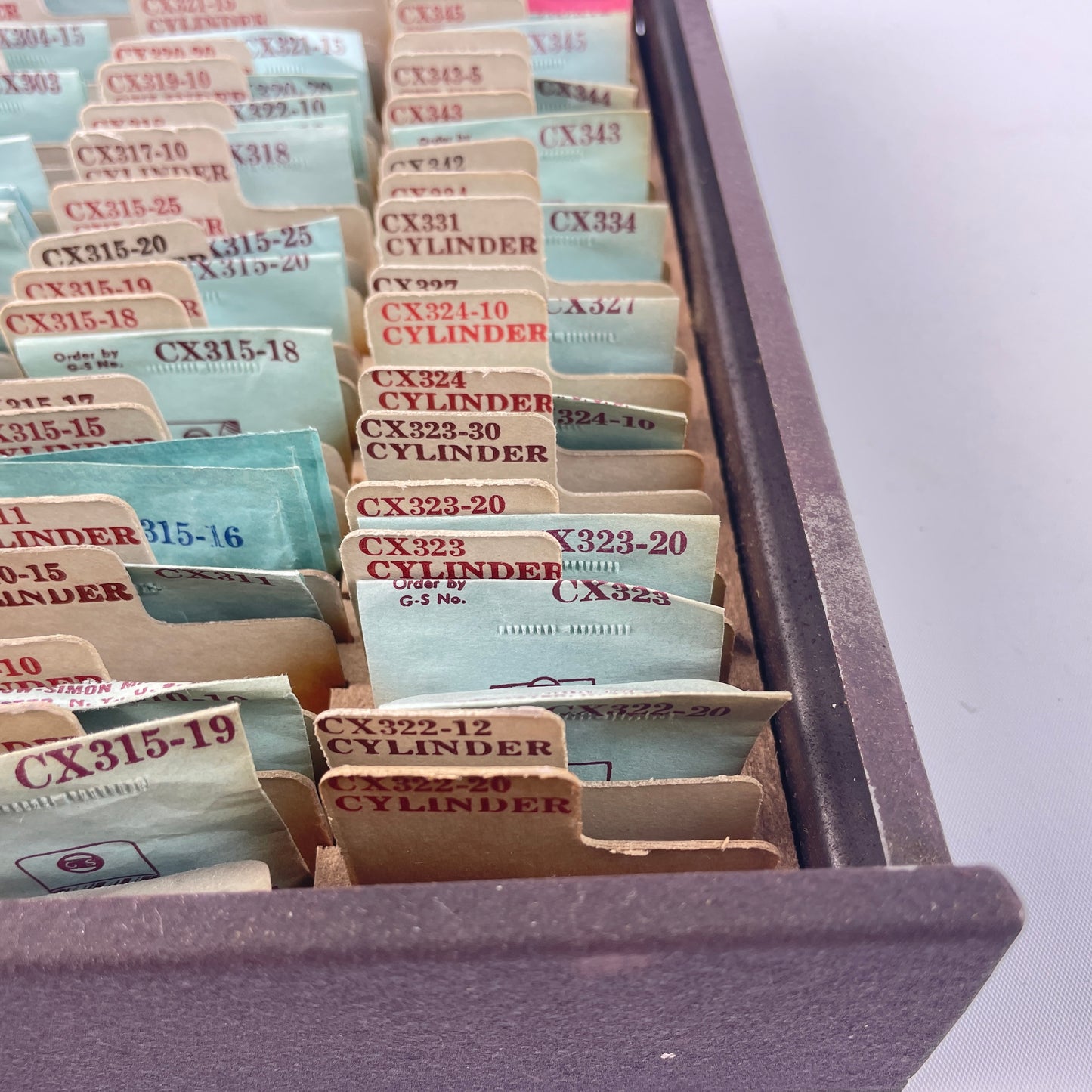 Lot 122- CMS, CMC, CMH, CMQ, CX Crystal Tray