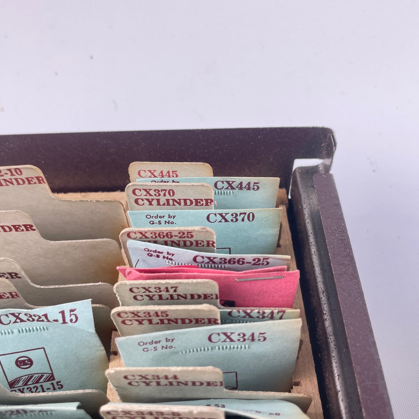 Lot 122- CMS, CMC, CMH, CMQ, CX Crystal Tray