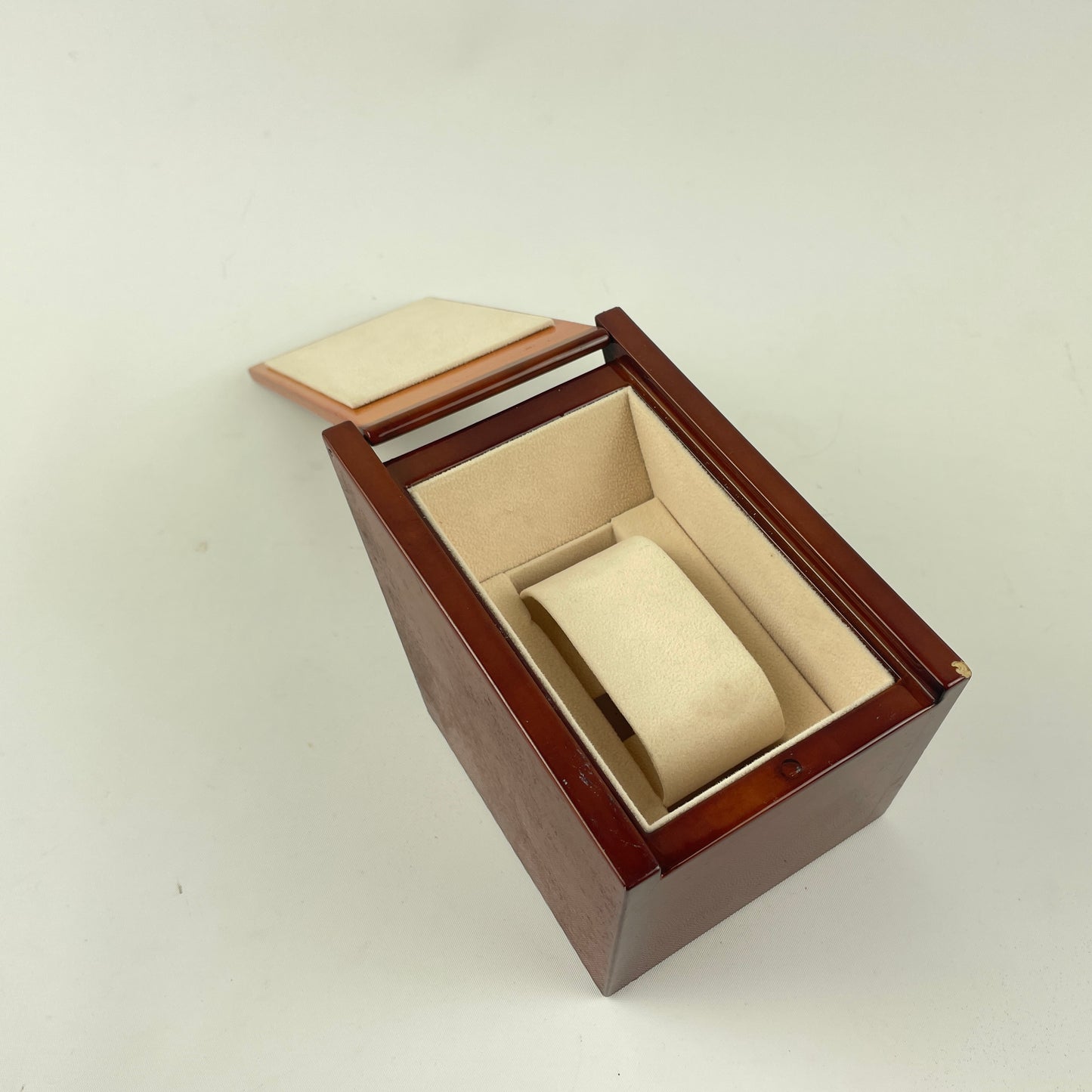 Lot 123- Wristwatch Display Case