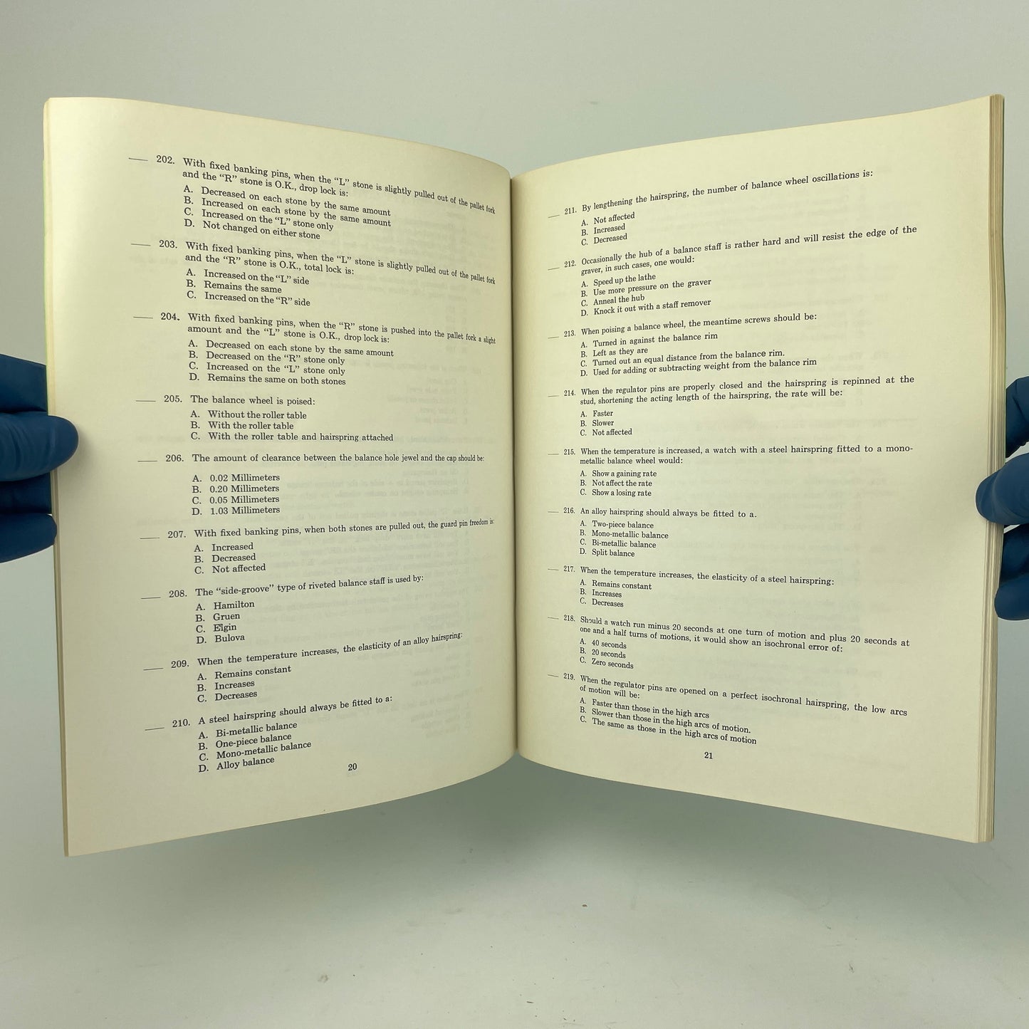 Mar Lot 121- Questions And Answers of and for the Watchmaking Profession