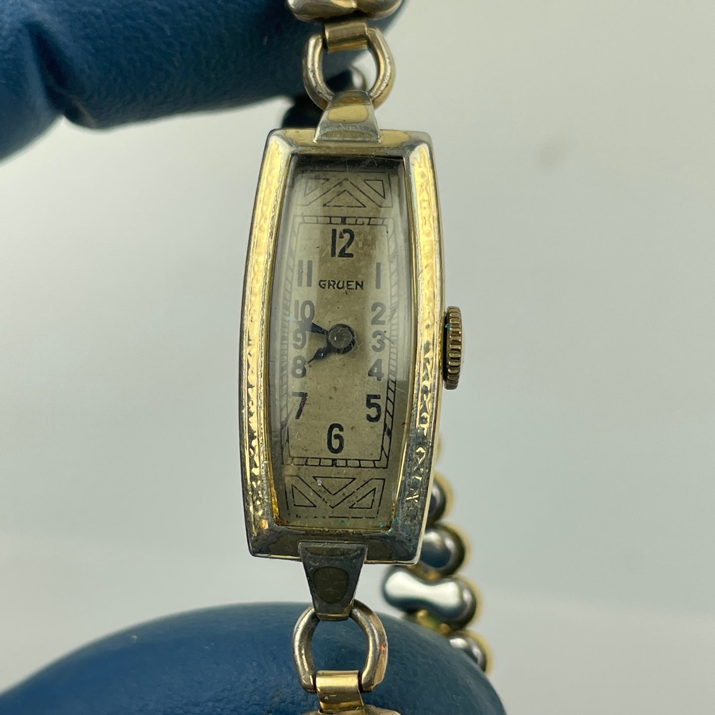 Lot 120- Girard Perragaux, Elgin, Bulova & Wittnauer Vintage Ladies Mechanical Wristwatches