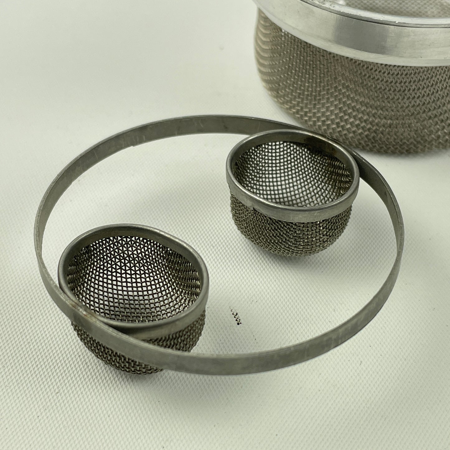 Apr Lot 3- L & R Junior Wire Ultrasonic Basket
