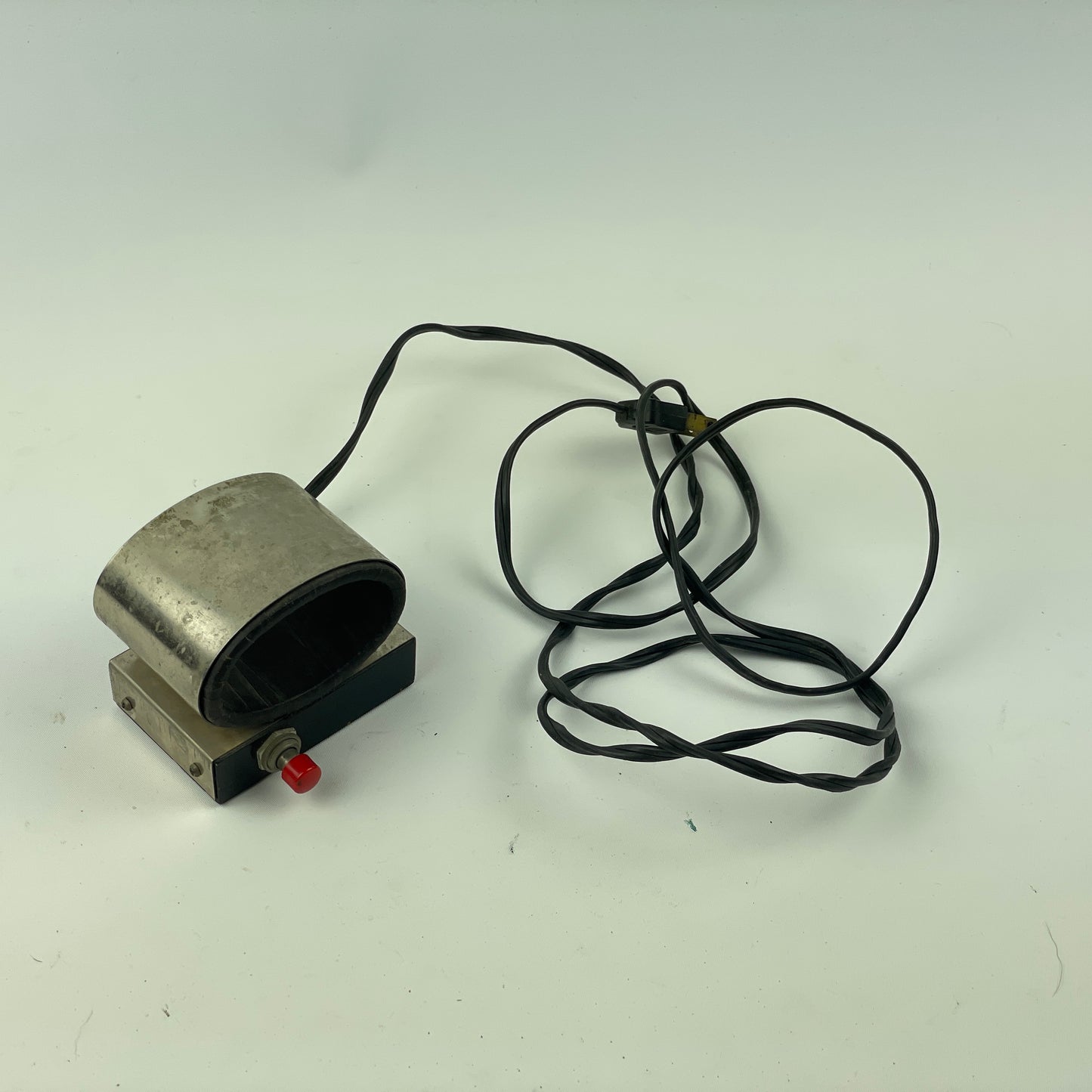 Apr Lot 13- Kendrick & Davis No. 202 Bench Top Magnetizer & Demagnetizer