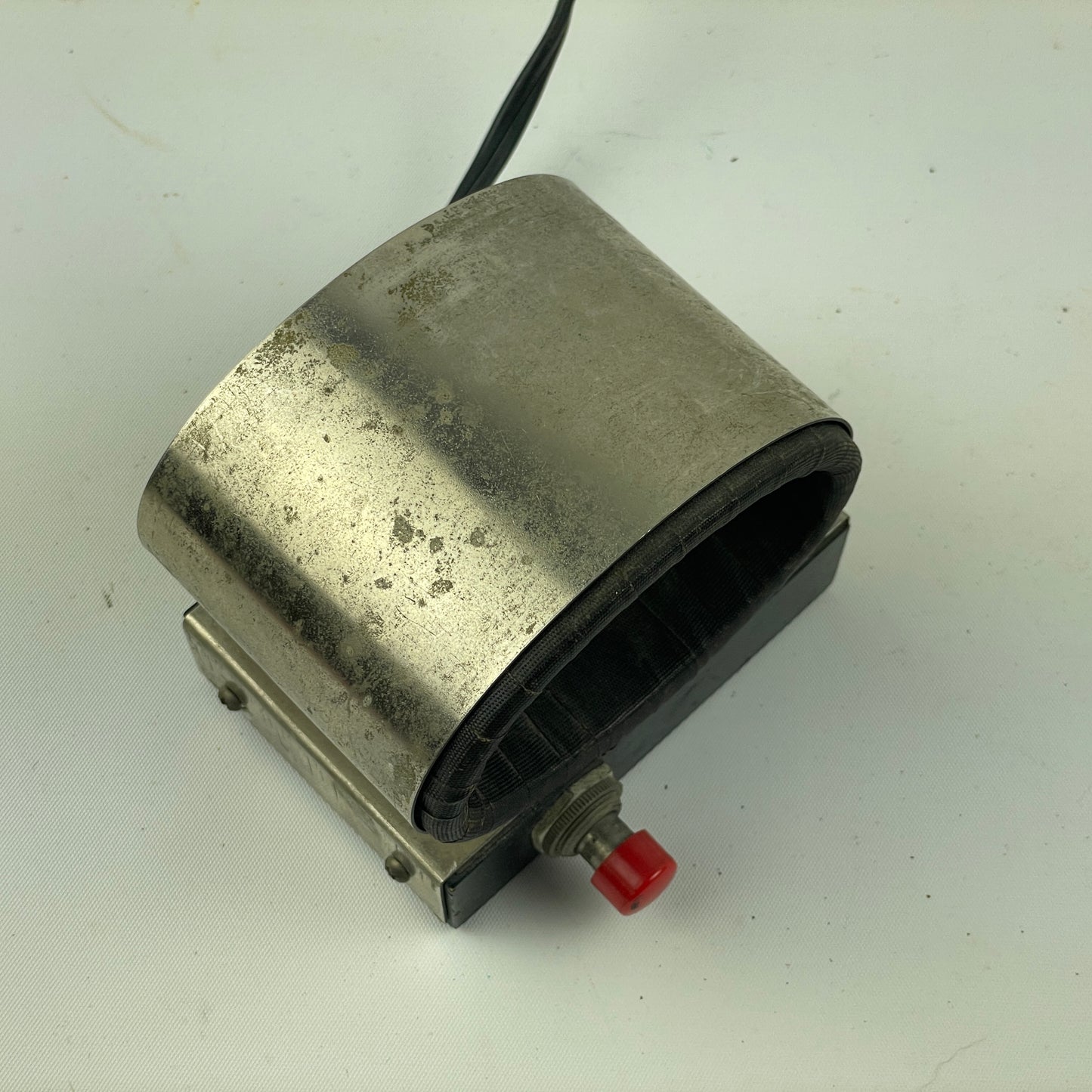 Apr Lot 13- Kendrick & Davis No. 202 Bench Top Magnetizer & Demagnetizer