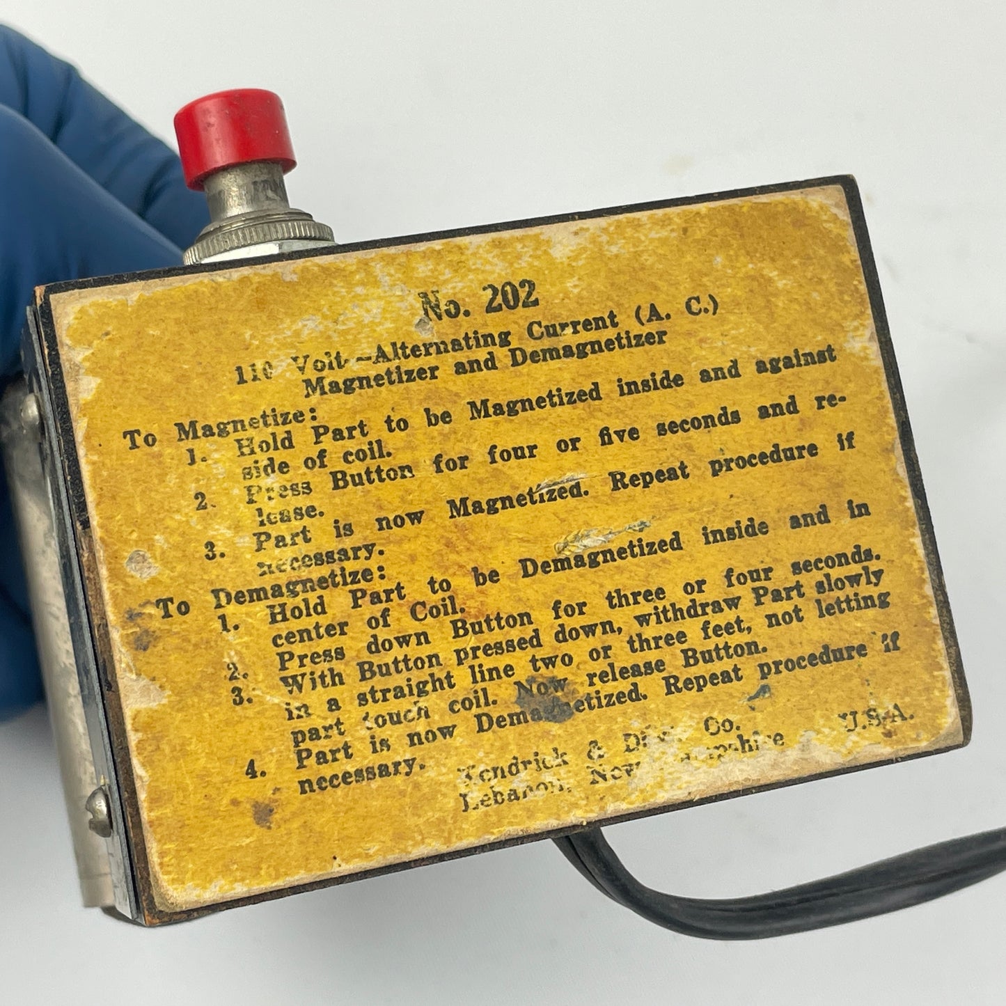 Apr Lot 13- Kendrick & Davis No. 202 Bench Top Magnetizer & Demagnetizer