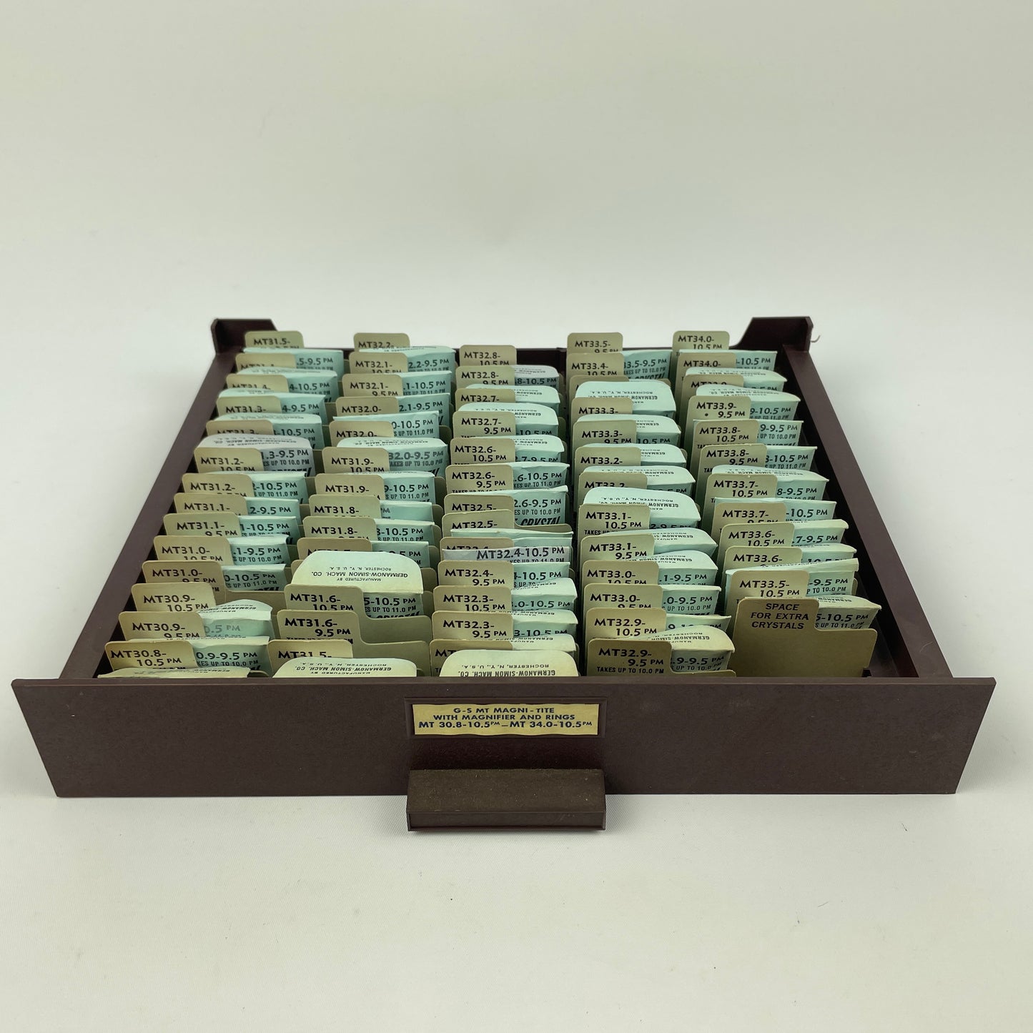Apr Lot 34- NOS G-S Magni-Tite 30.8-34.0 Crystal Tray