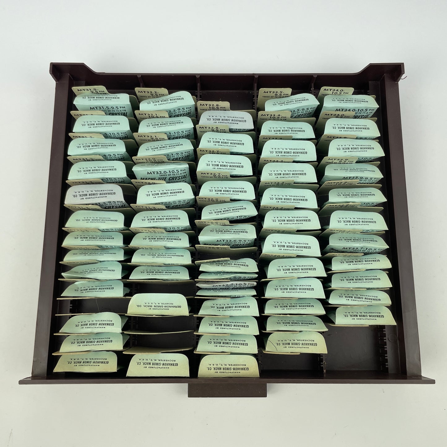Apr Lot 34- NOS G-S Magni-Tite 30.8-34.0 Crystal Tray