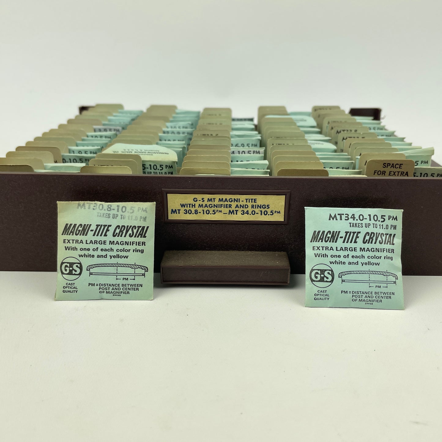 Apr Lot 34- NOS G-S Magni-Tite 30.8-34.0 Crystal Tray