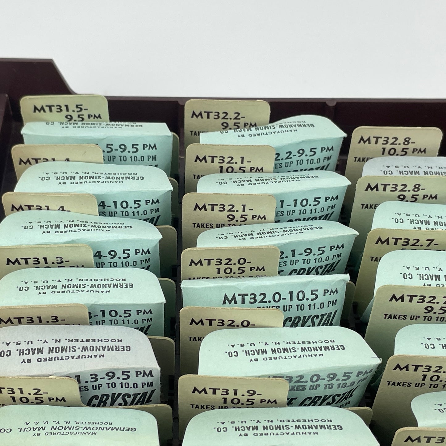 Apr Lot 34- NOS G-S Magni-Tite 30.8-34.0 Crystal Tray