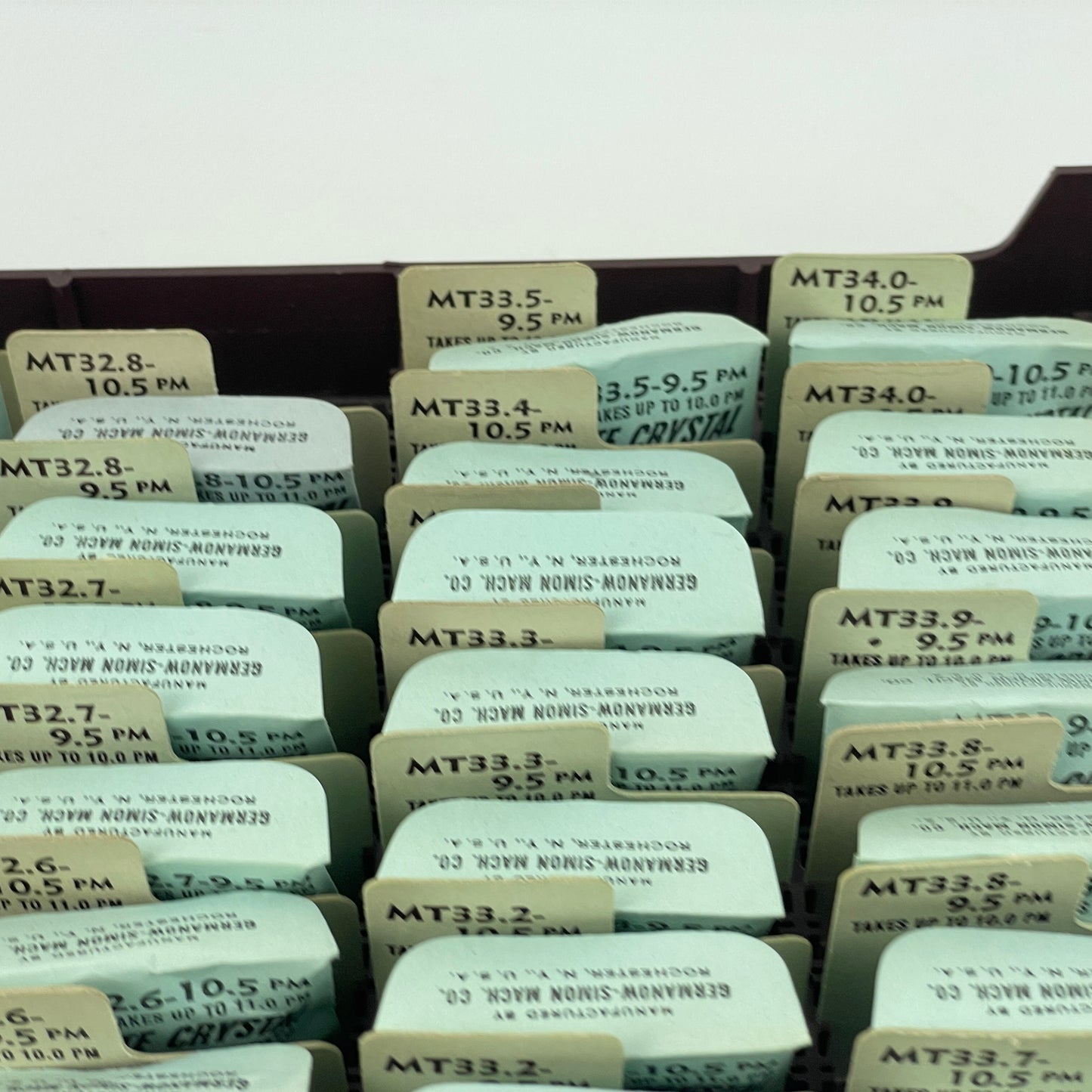 Apr Lot 34- NOS G-S Magni-Tite 30.8-34.0 Crystal Tray